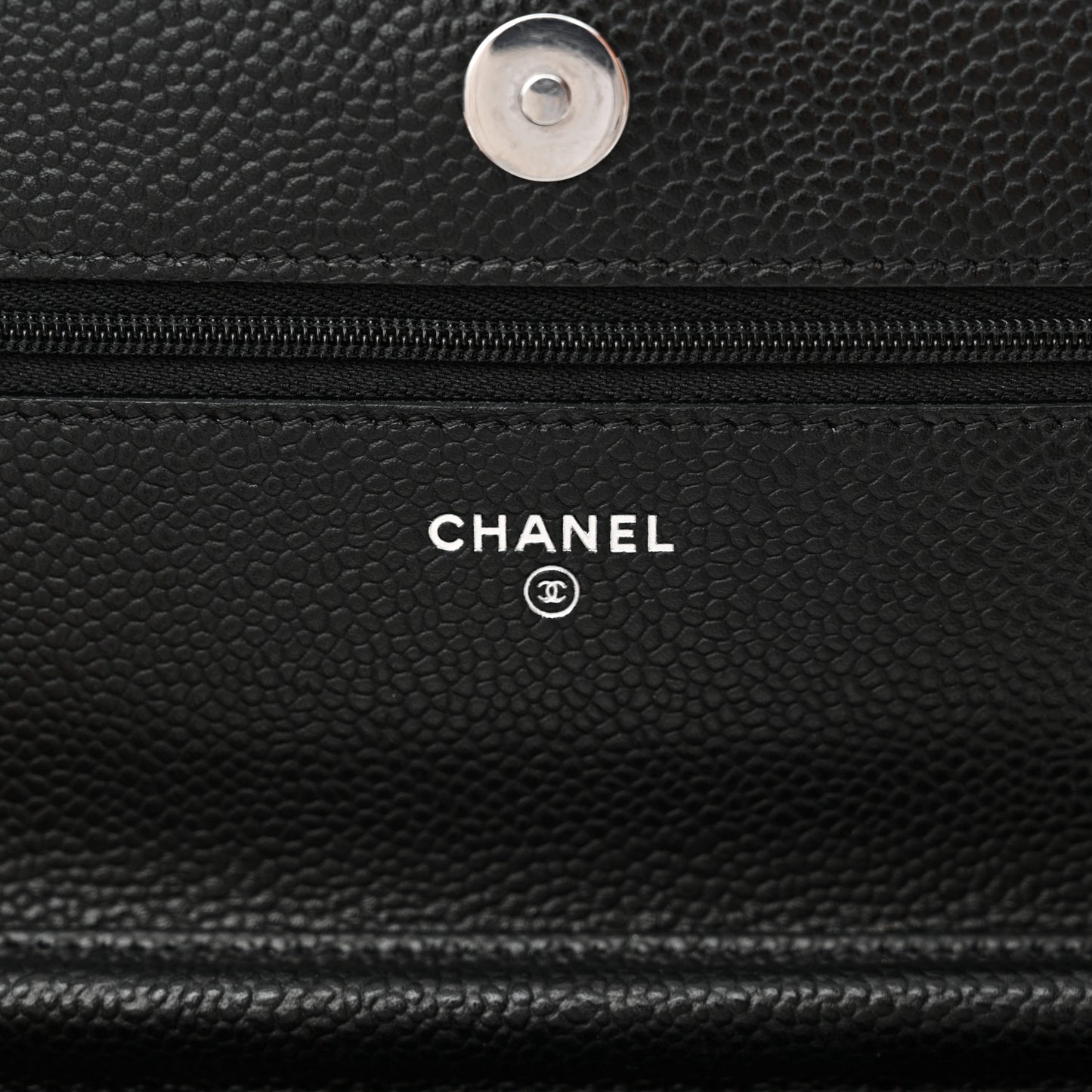 Caviar Quilted Wallet on Chain WOC Black