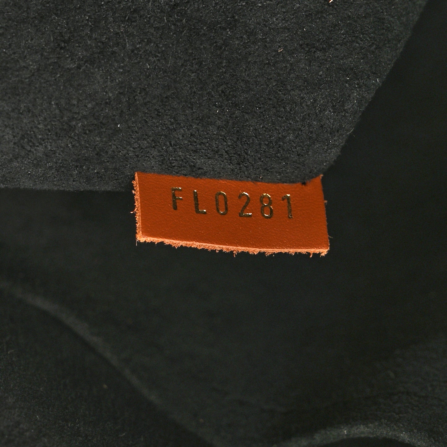 Monogram V Tote MM Black