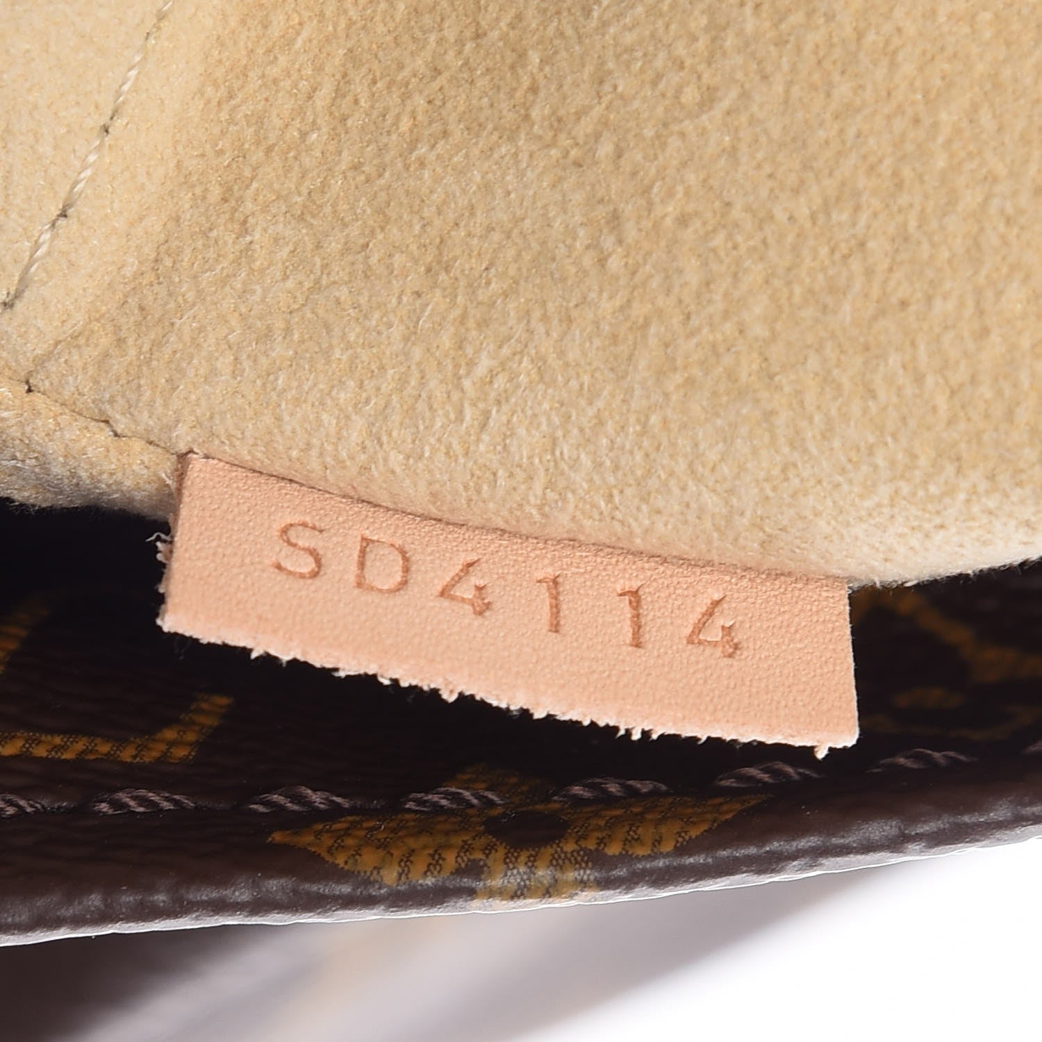 Louis Vuitton Monogram Artsy MM 8 of 8