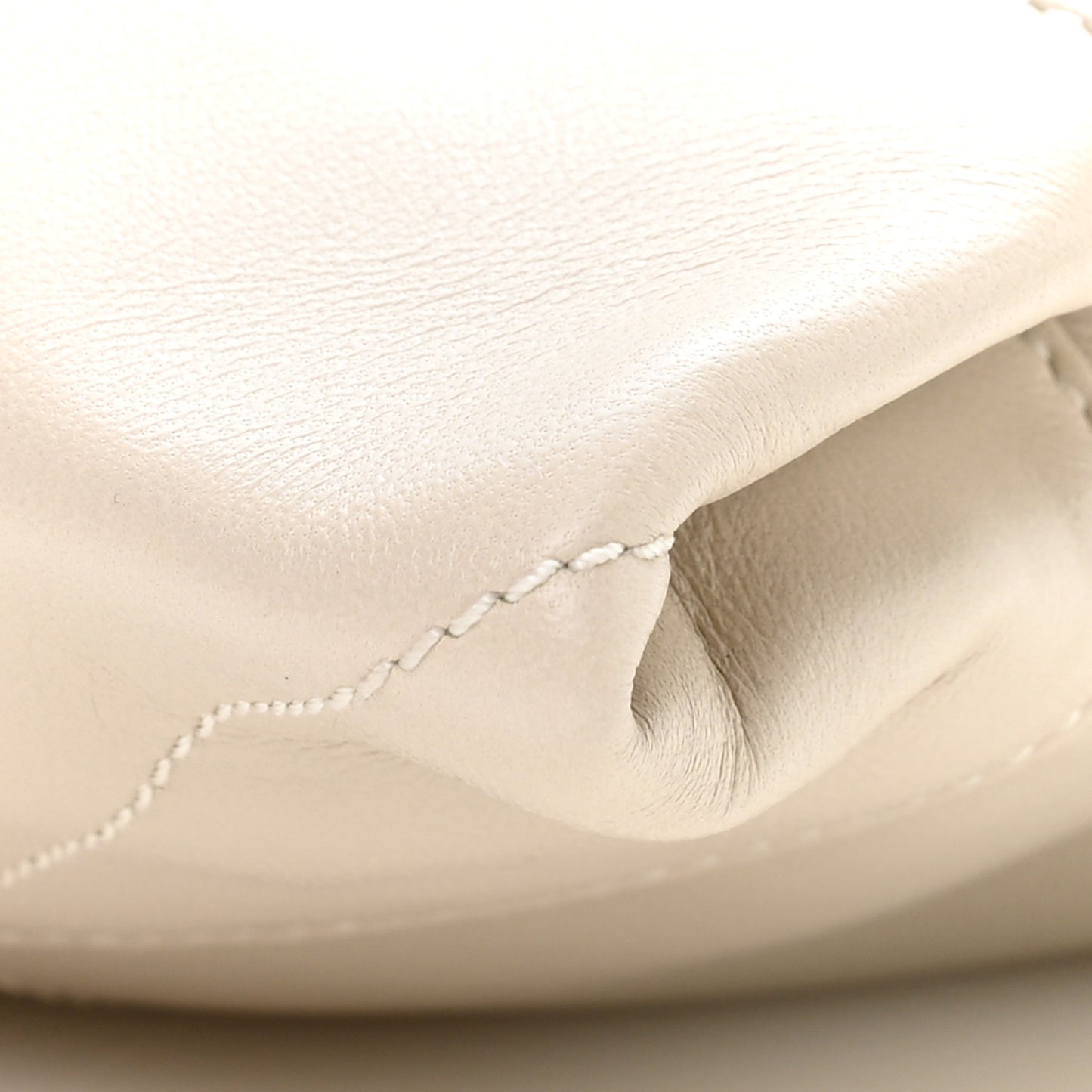 Lambskin Matelasse Monogram Medium Jamie 4.3 Pochon Crema Soft