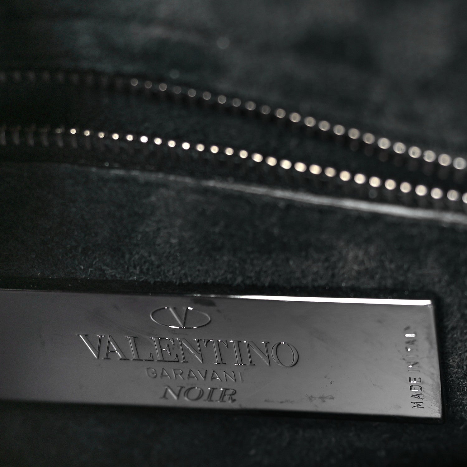 Valentino Garavani Grainy Calfskin Onyx Small My Rockstud Rolling Frame Bag Black 6 of 8