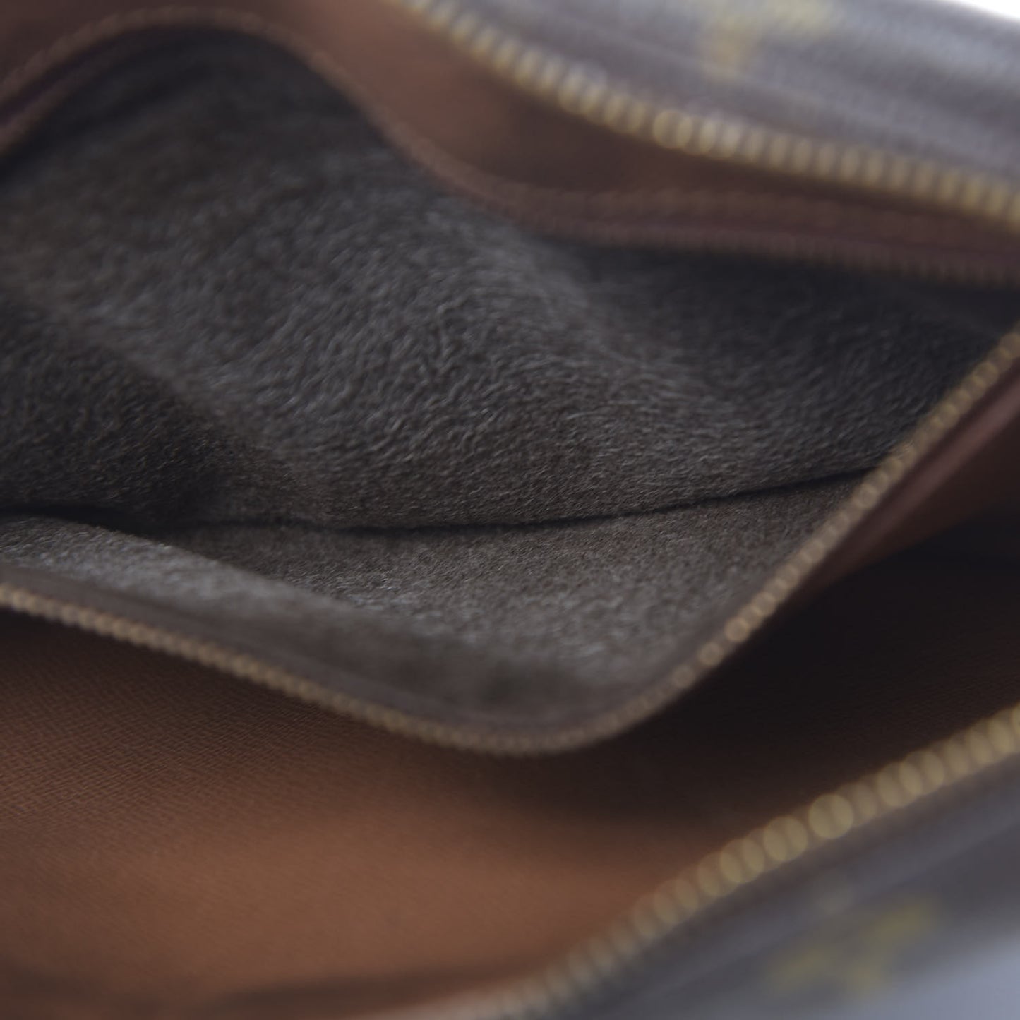 Monogram Jeune Fille