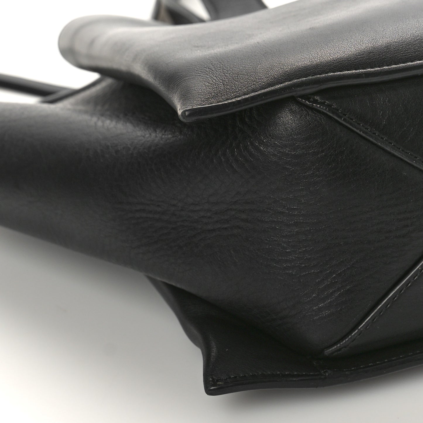 Supple Natural Calfskin Medium Tri-Fold Bag Black