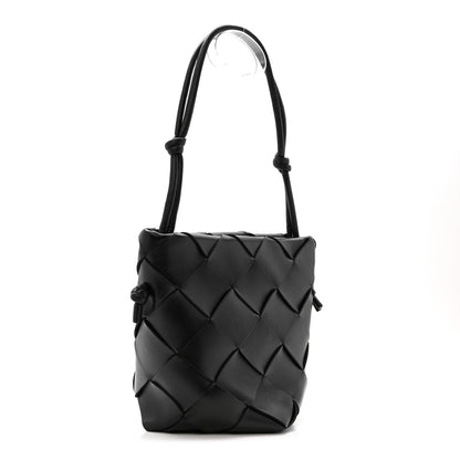 Bottega Veneta Nappa Maxi Intrecciato Clasp Bucket Bag Black 3 of 11