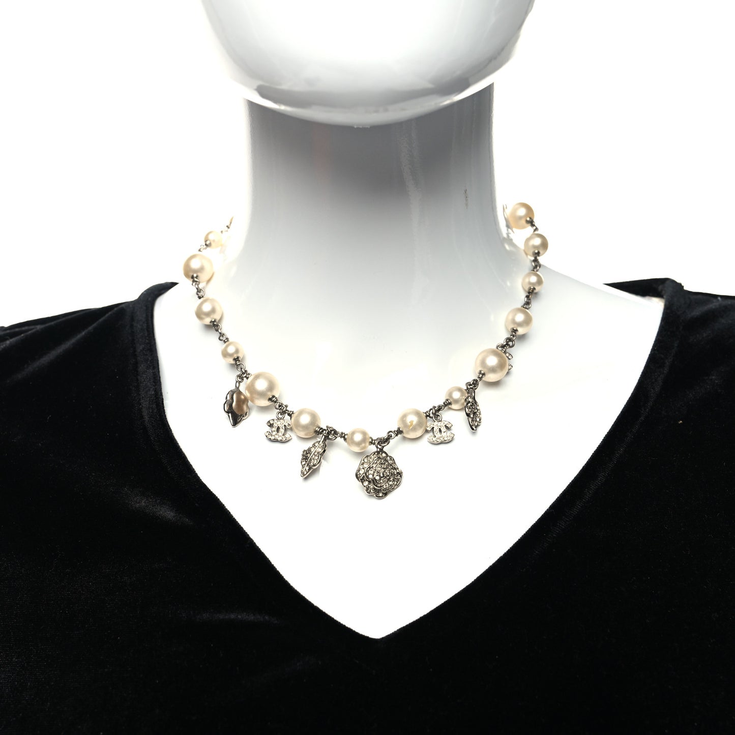 Crystal Pearl CC Camellia Charm Short Necklace Silver