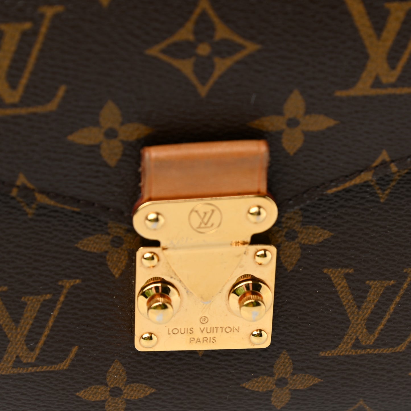 Monogram Metis