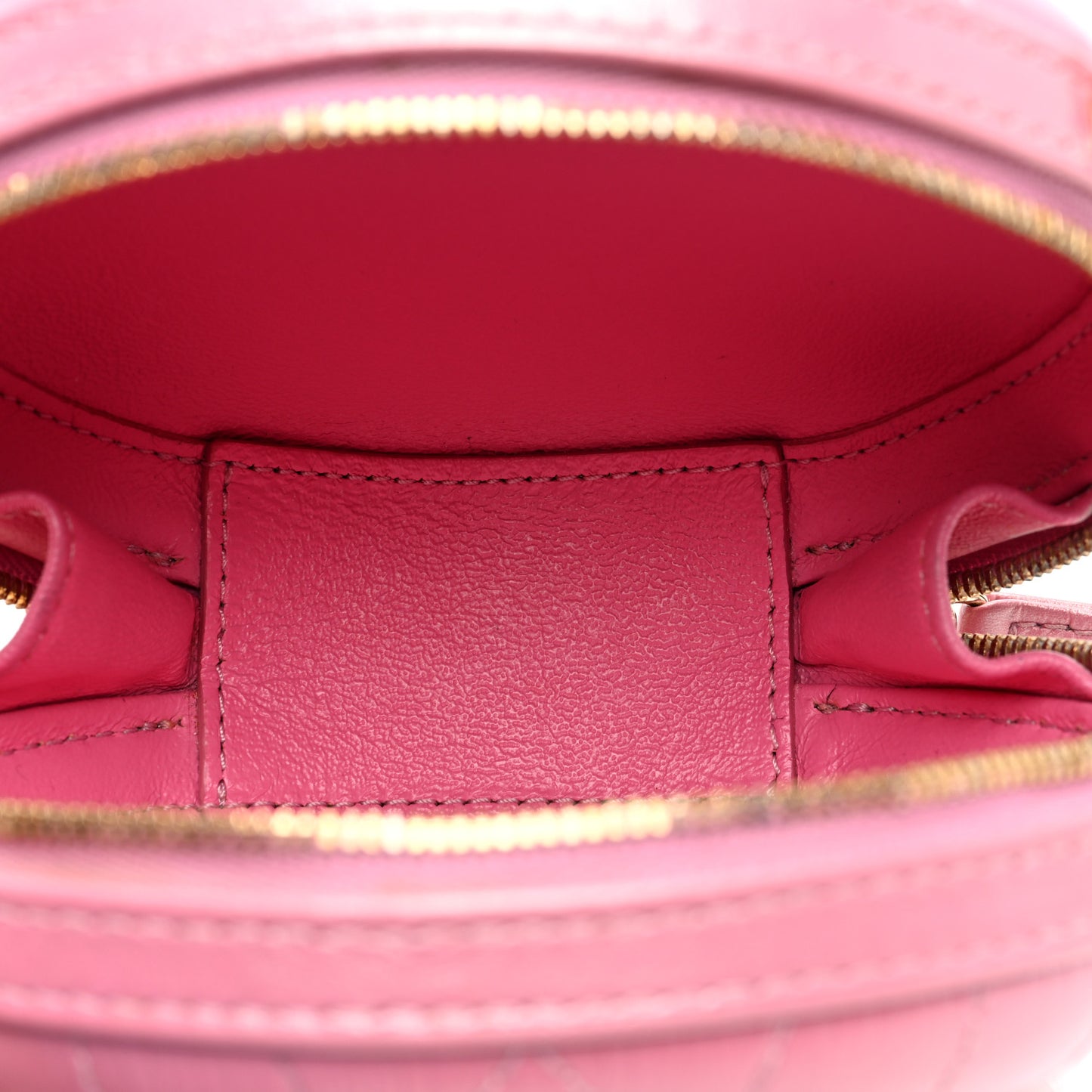 Iridescent Lambskin Quilted Round Clutch With Chain Pink