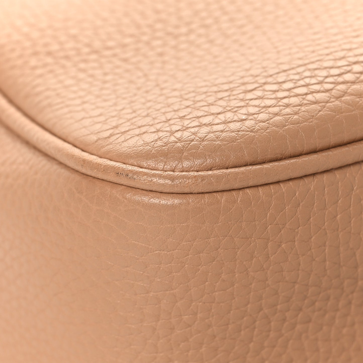 Pebbled Calfskin Small Soho Disco Bag Camelia