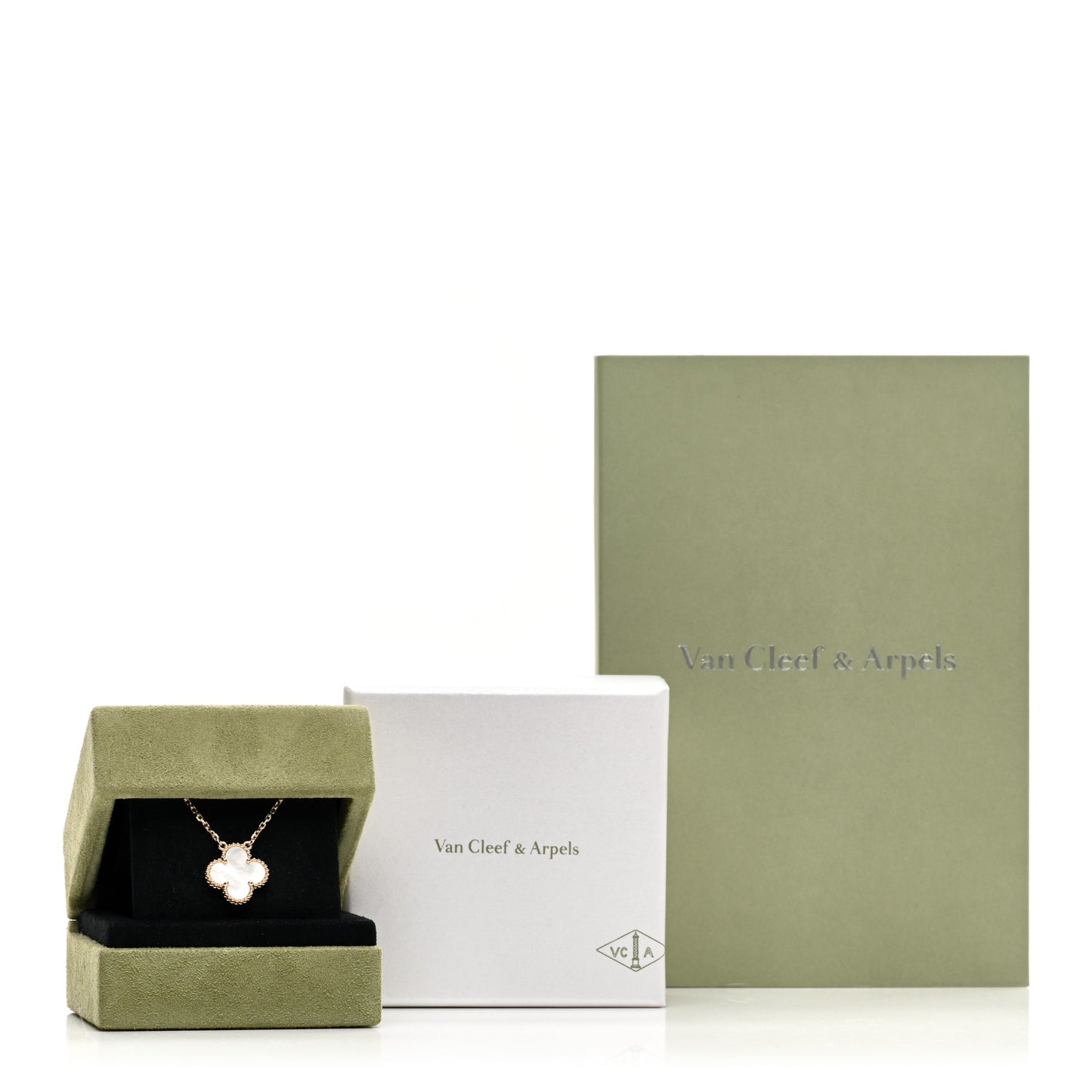 18K Yellow Gold Mother of Pearl Vintage Alhambra Pendant Necklace