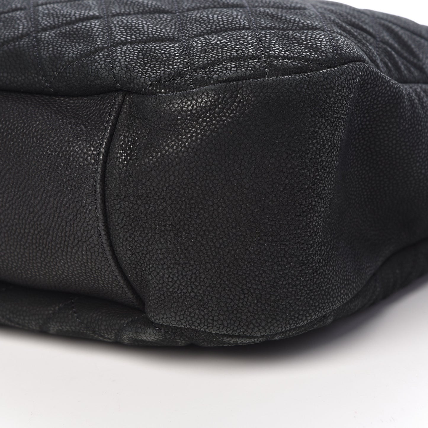 Iridescent Caviar Quilted Country Chic Hobo Black