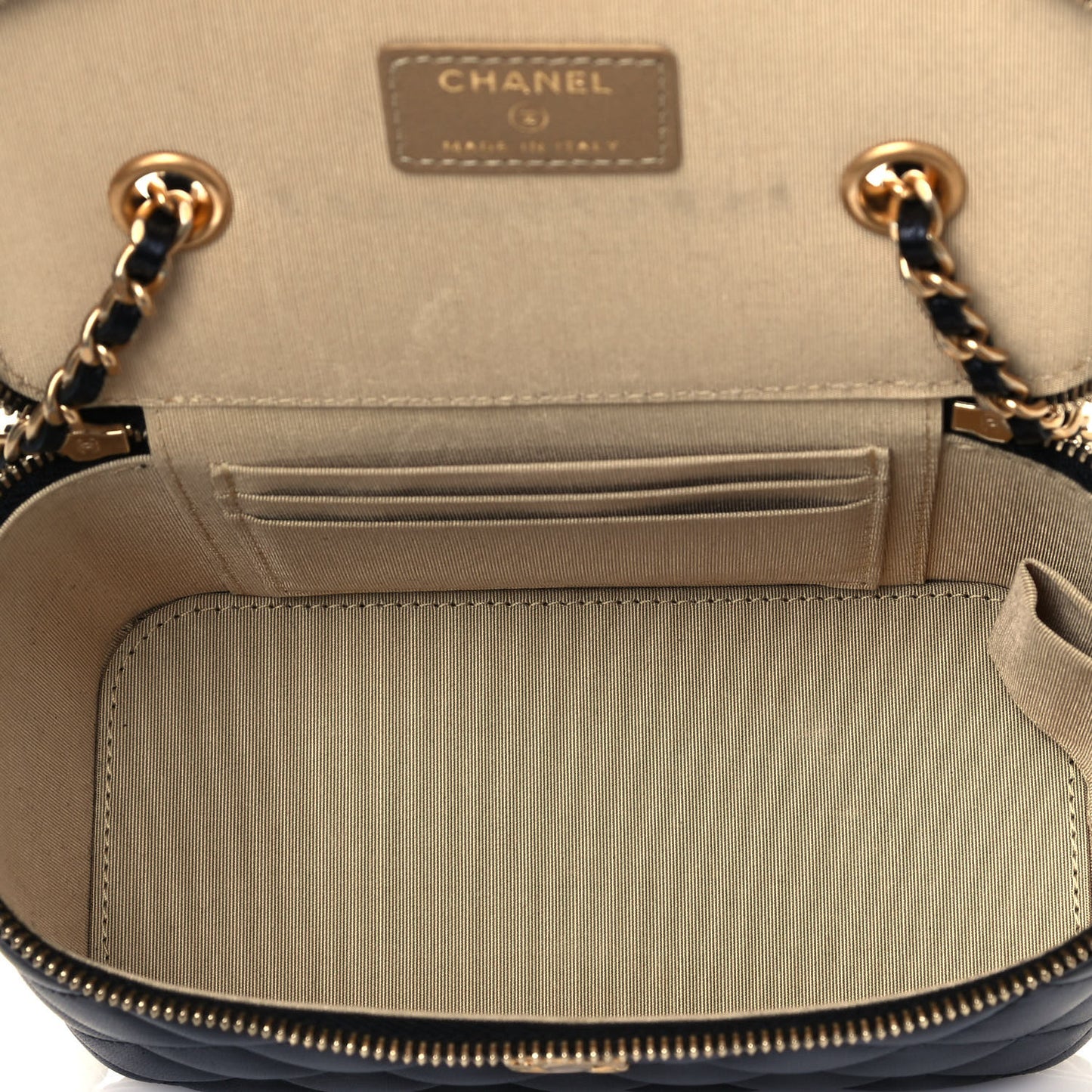 Lambskin Quilted Pearl Crush Small Vanity Case With Chain Black