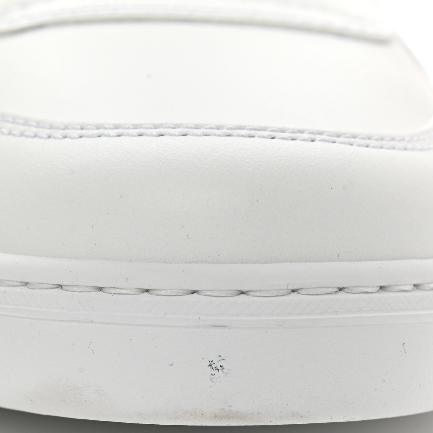 Vitello Soft Triangle Logo Mens High Top Sneakers 7.5 White