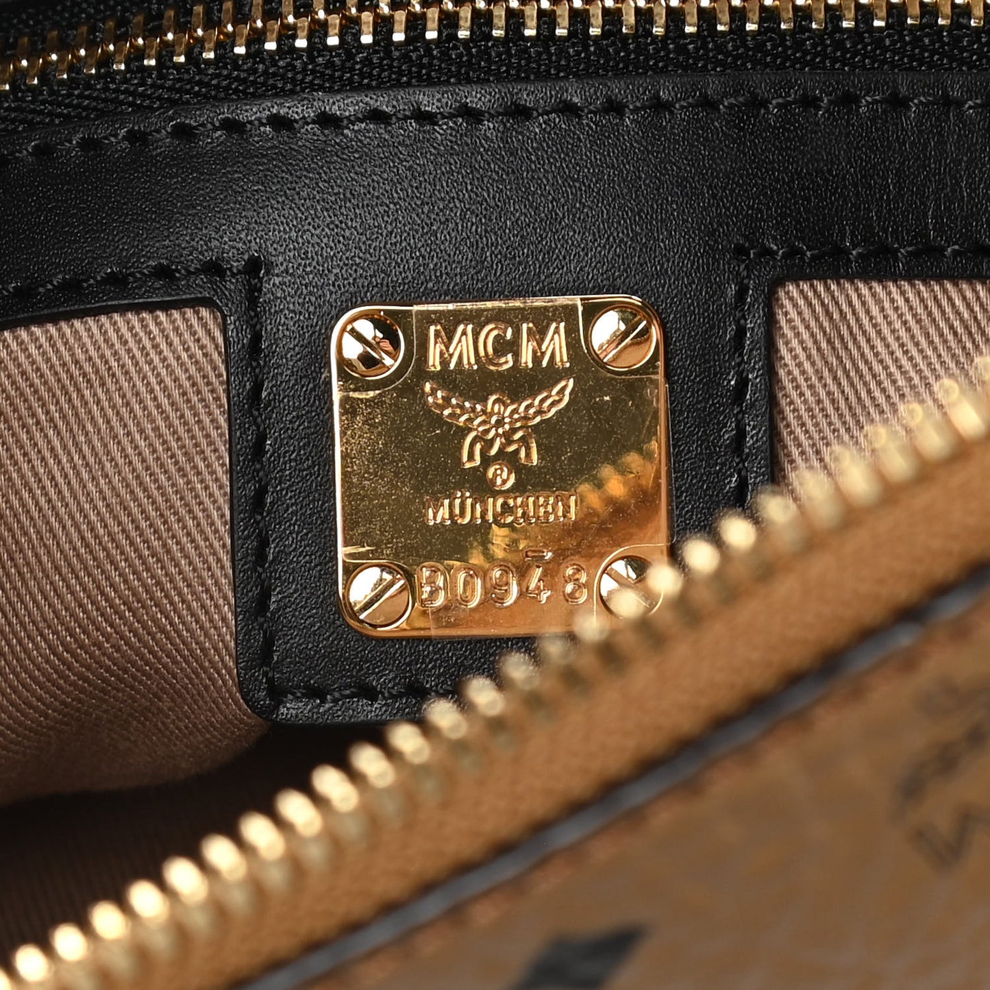 Metallic Visetos Medium Crossbody Pouch Gold