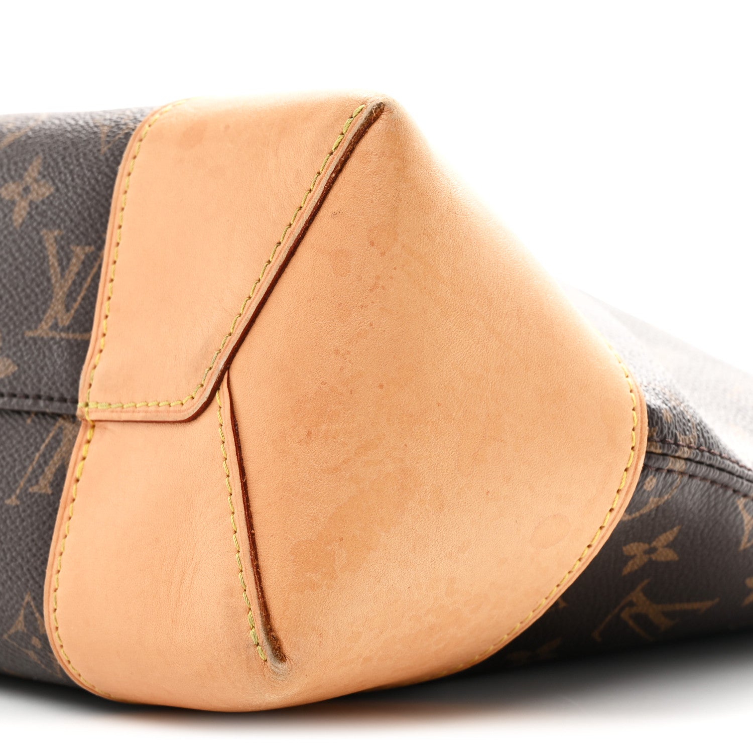 Louis Vuitton Monogram Berri MM 10 of 10