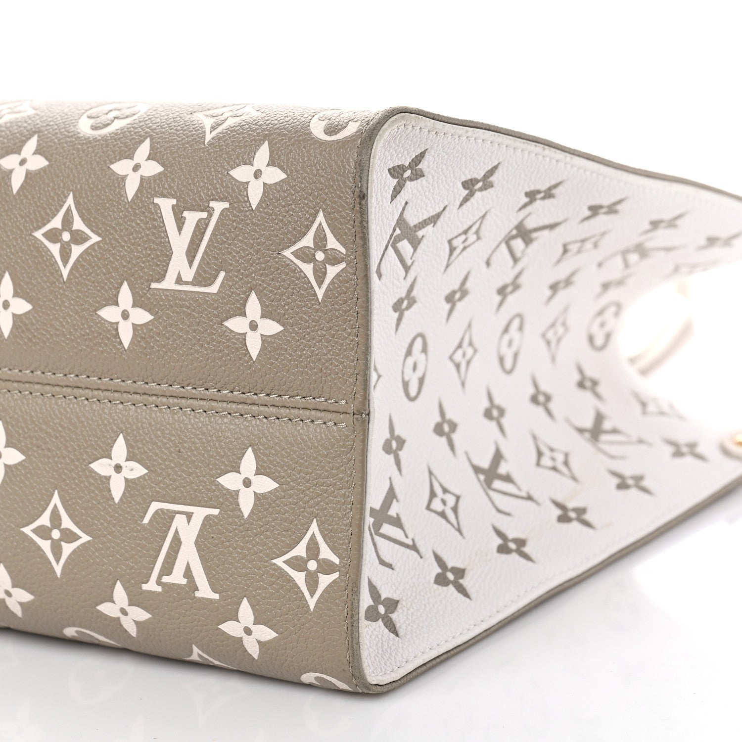 Louis Vuitton Empreinte Monogram Spring In The City Onthego MM Kaki Beige Cream 12 of 17