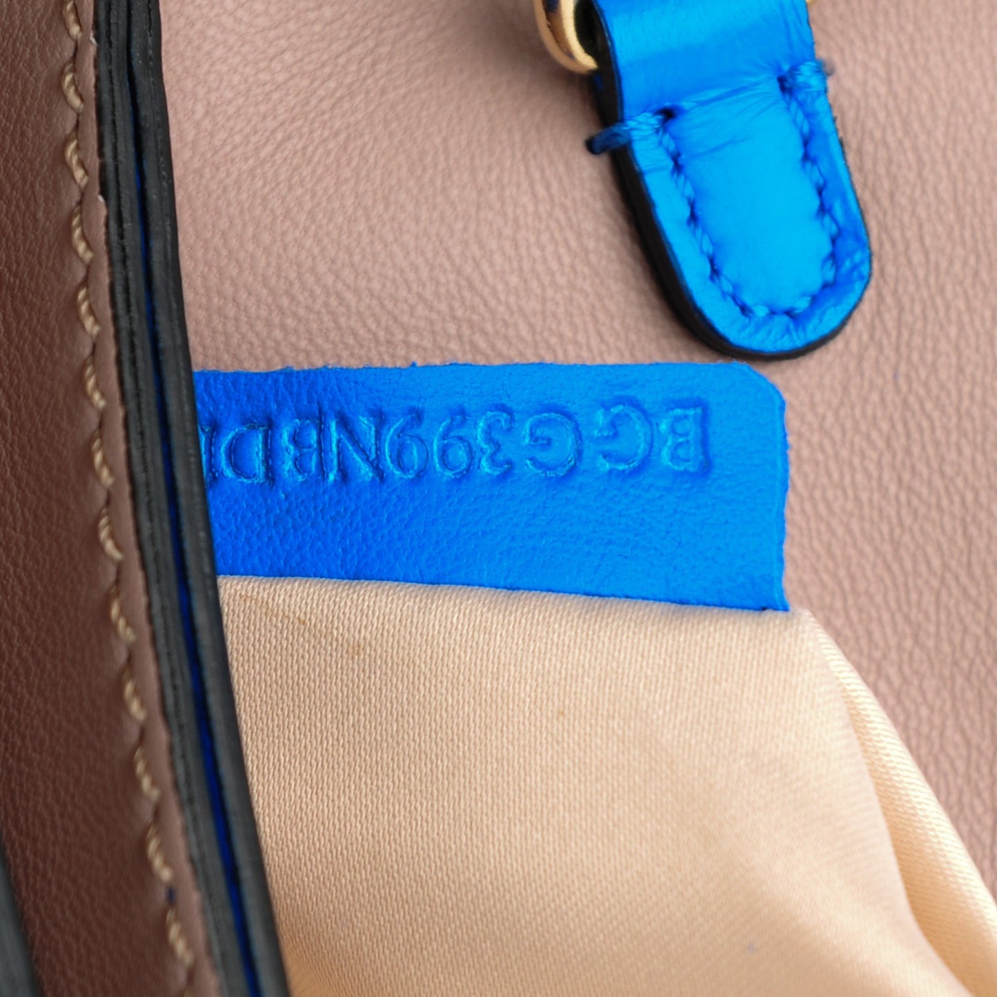 Nappa Rockstud Wristlet Clutch Blue Fluo