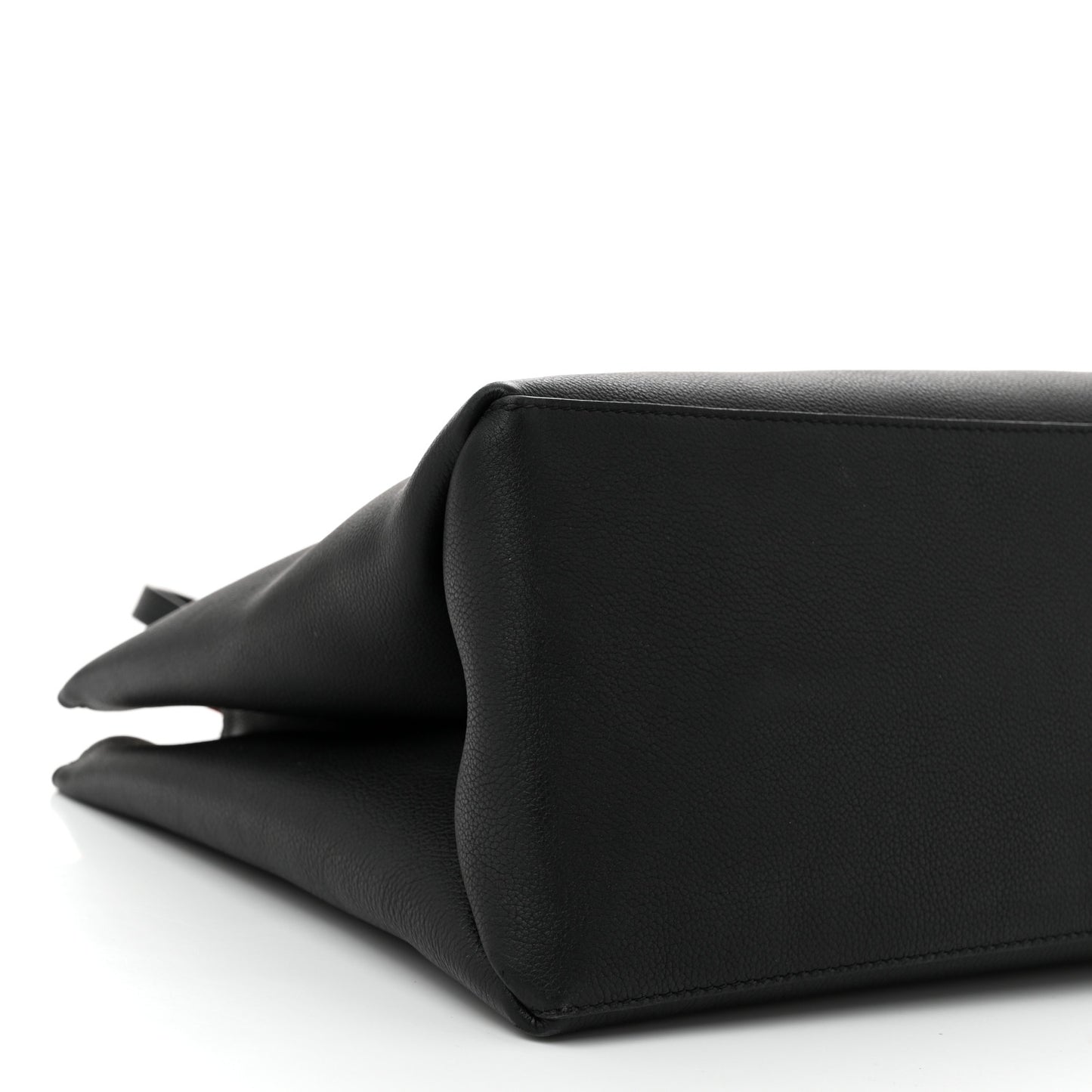 Grained Calfskin Lockme Shopper Black