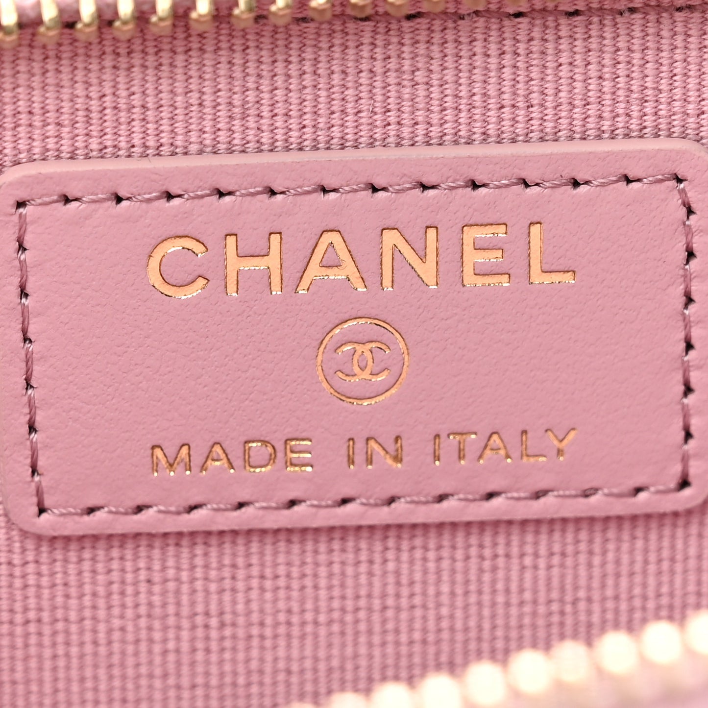 Caviar Quilted CC Zip Around Card Holder Pink