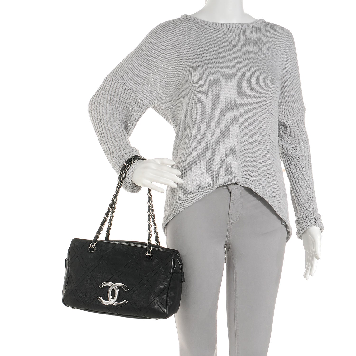 Chanel Calfskin Small Diamond Stitch Tote Black 2 of 7