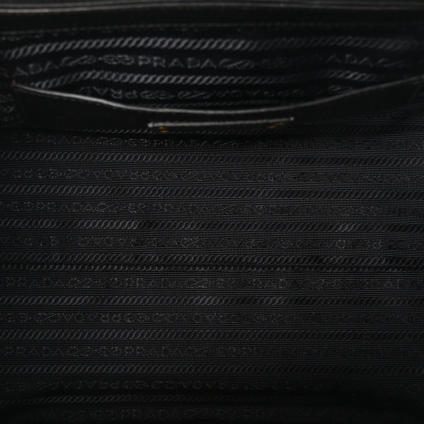 Vitello Daino Shopping Tote Black