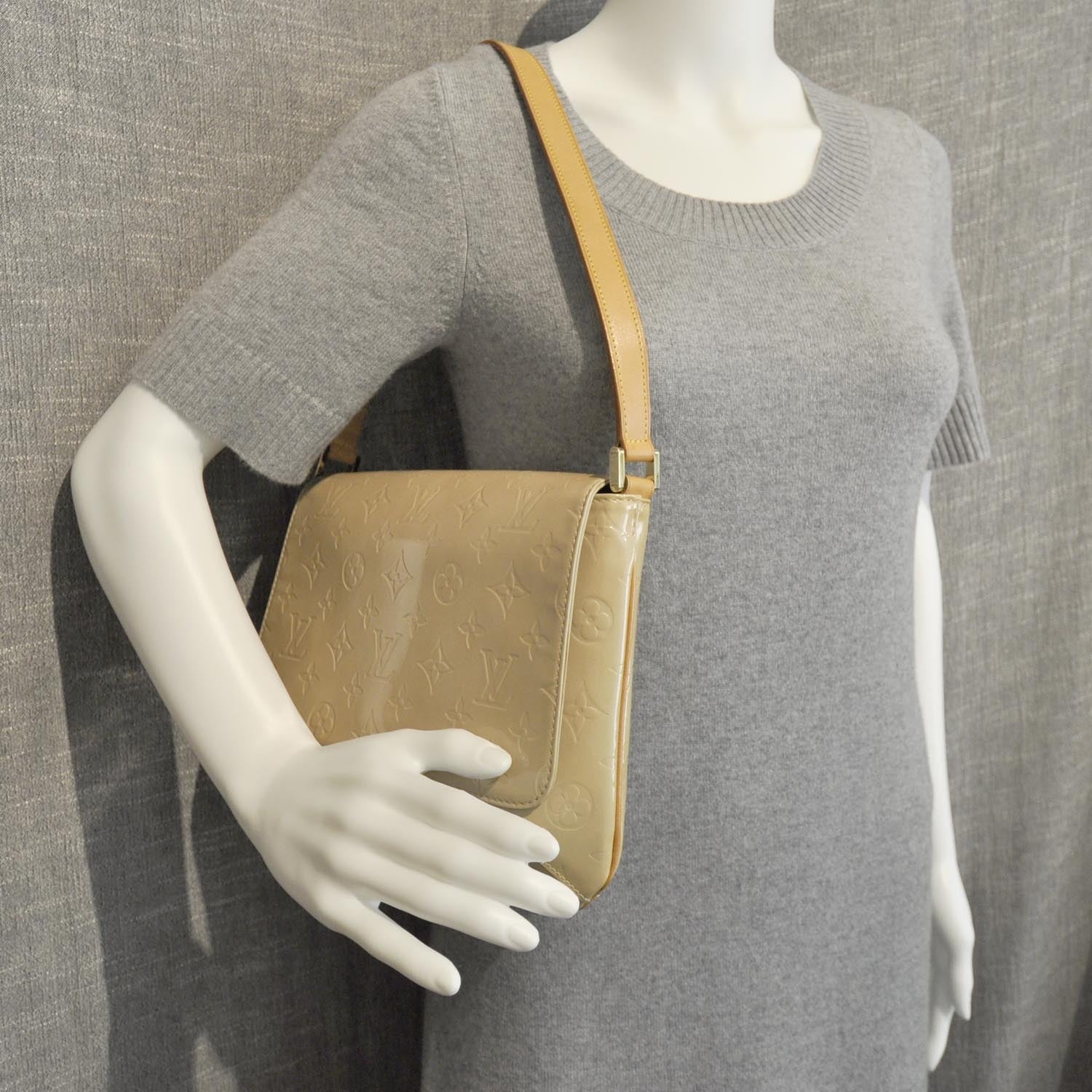 Louis Vuitton Vernis Thompson Street Beige 3 of 9