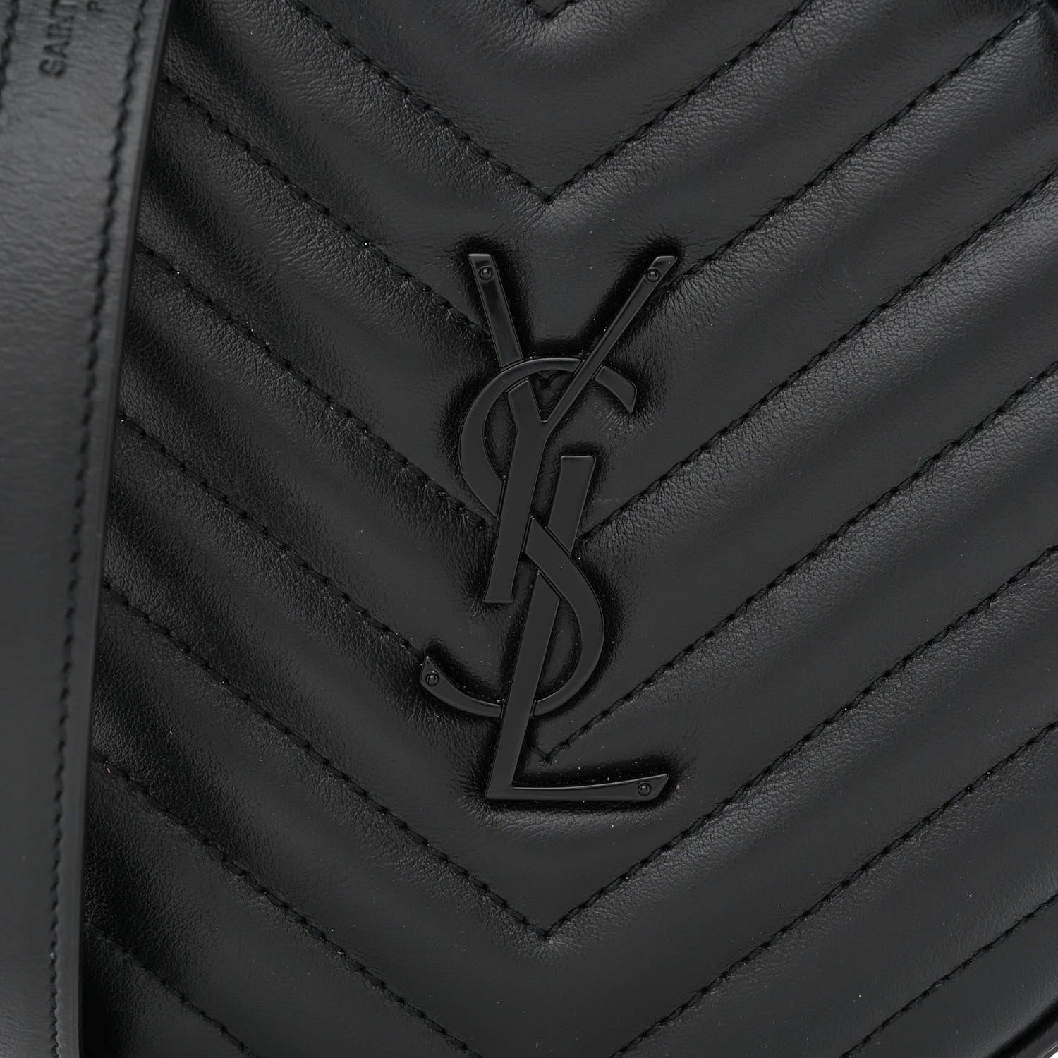 Saint Laurent Calfskin Matelasse Chevron Round Vinyle Camera Bag Black 8 of 11