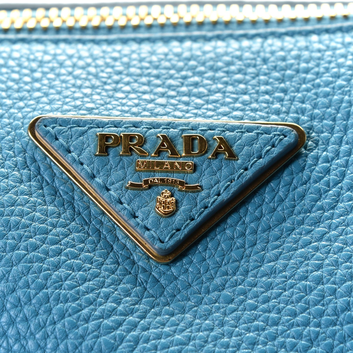 Vitello Daino Zip Tote Voyage