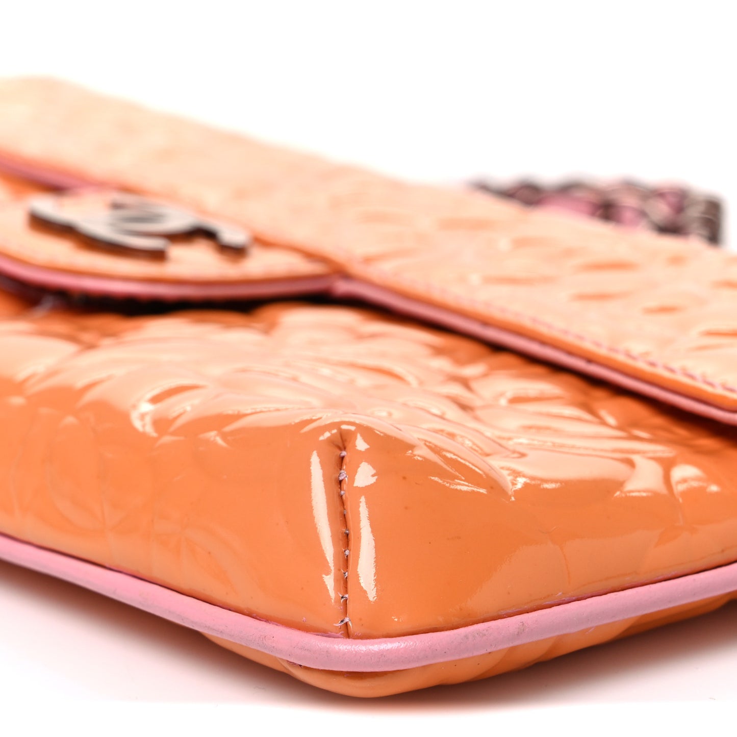 Patent Calfskin Camellia Embossed Flap Pink