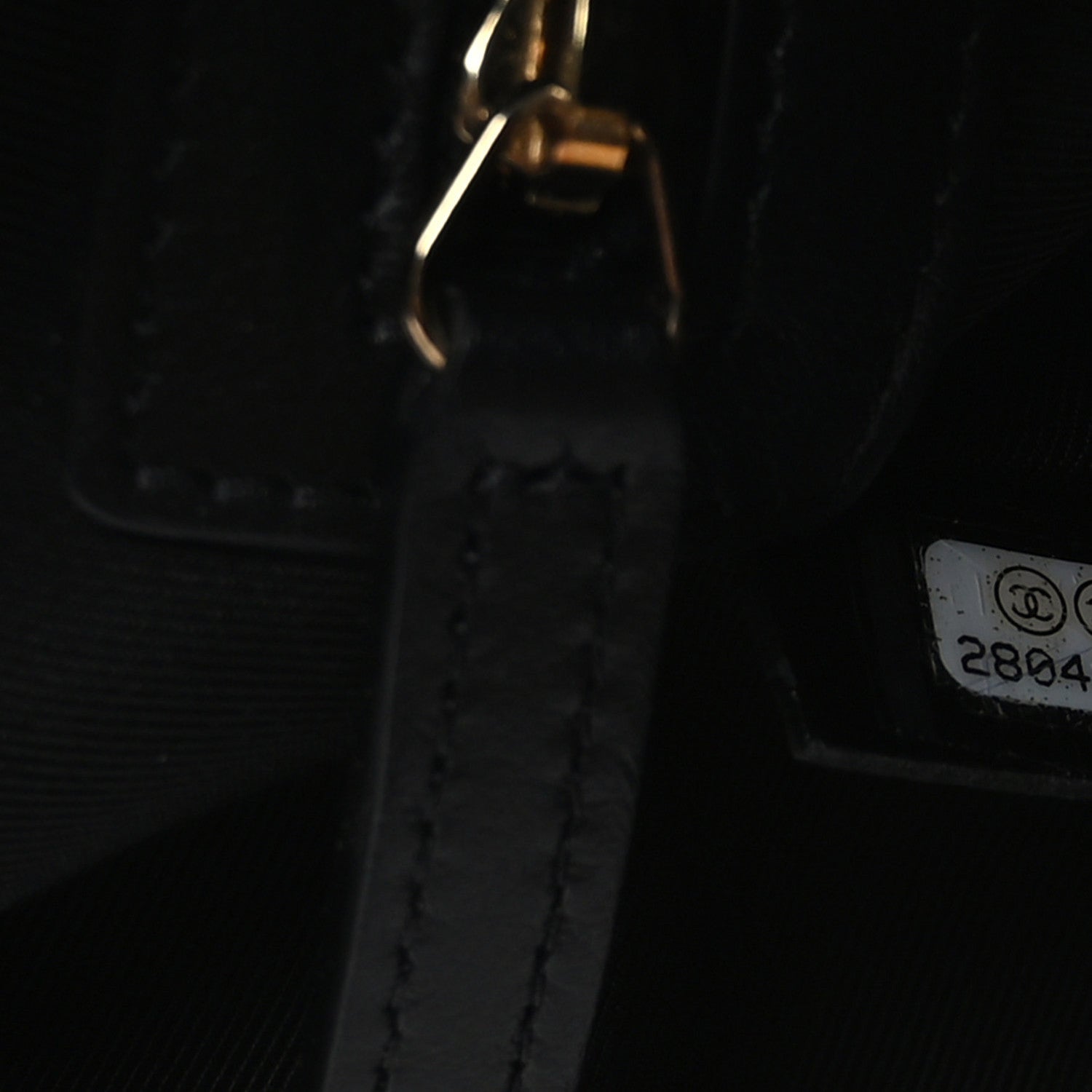 Chanel Calfskin Crocodile Embossed Graffiti 2.55 Medium Cocodile Reissue Cosmetic Case Black Gold 7 of 8