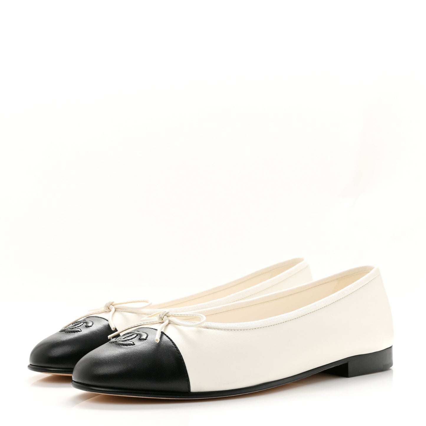 Lambskin Cap Toe CC Ballerina Flats 38.5 White Black