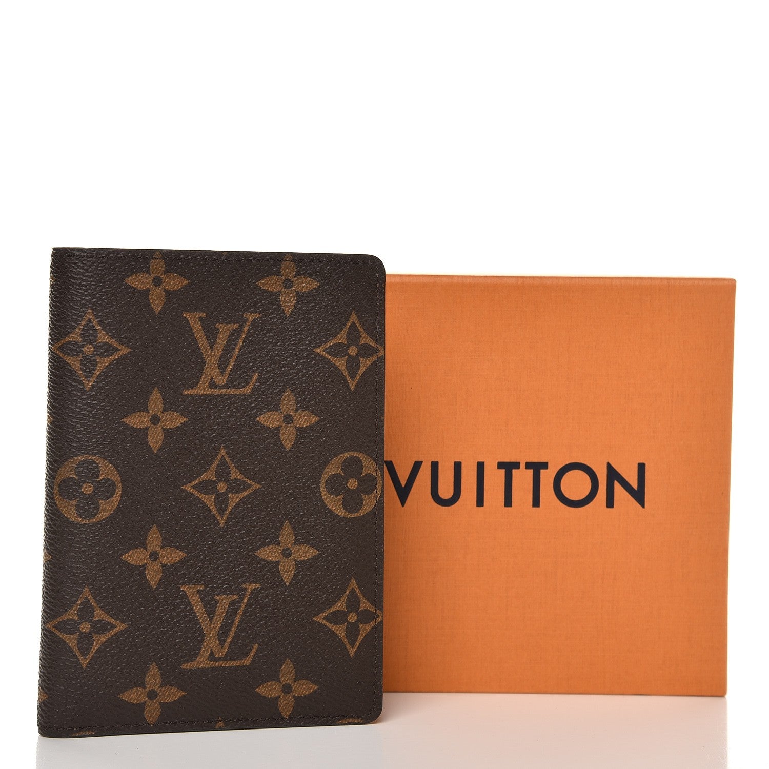 Louis Vuitton Monogram Passport Cover 8 of 8