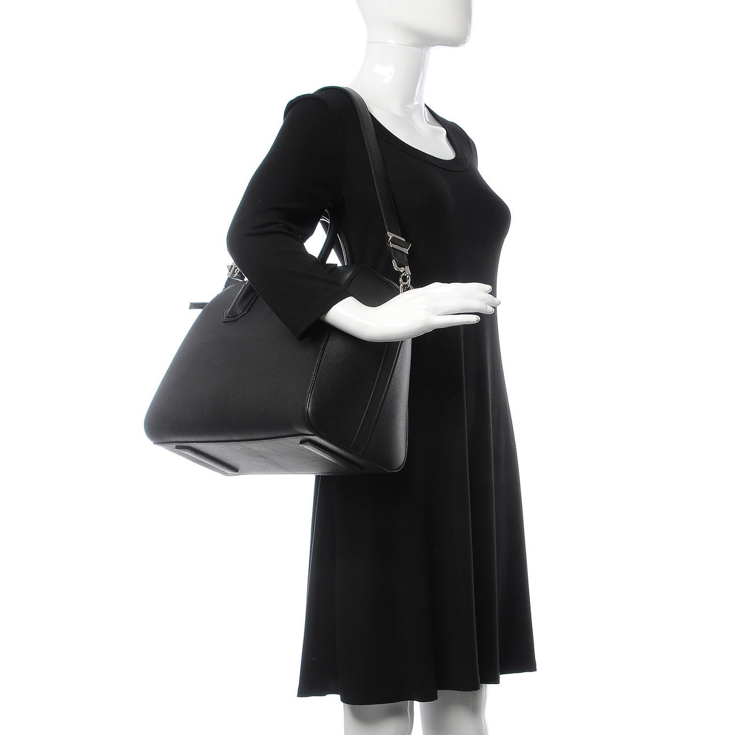 Sugar Goatskin Medium Antigona Black