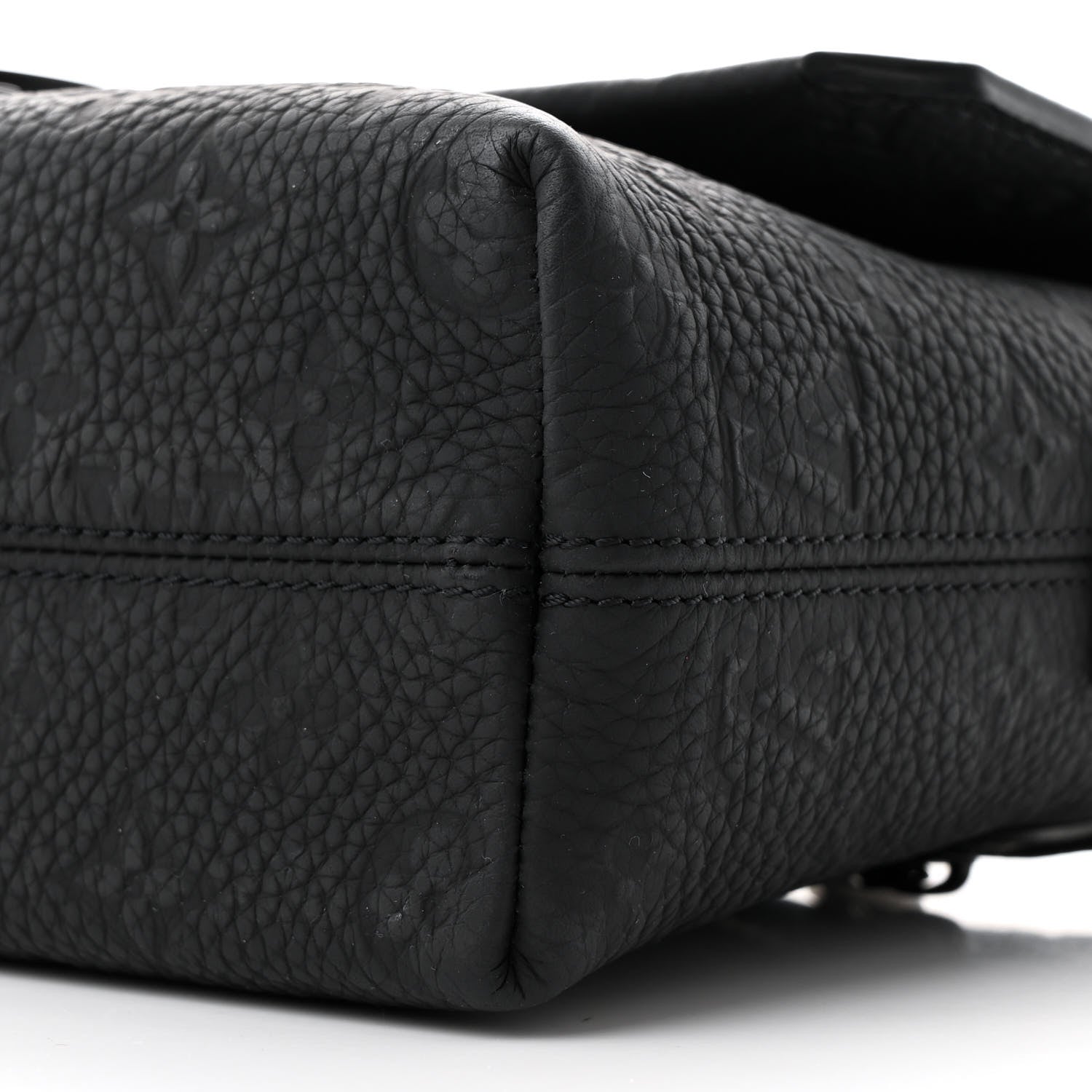 Louis Vuitton Taurillon Monogram S-Cape Messenger Black 9 of 9