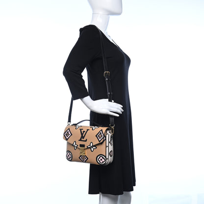 Louis Vuitton Monogram Giant Wild At Heart Pochette Metis Arizona 2 of 10