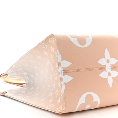 Louis Vuitton Monogram Giant By The Pool Onthego GM Brume 8 of 10