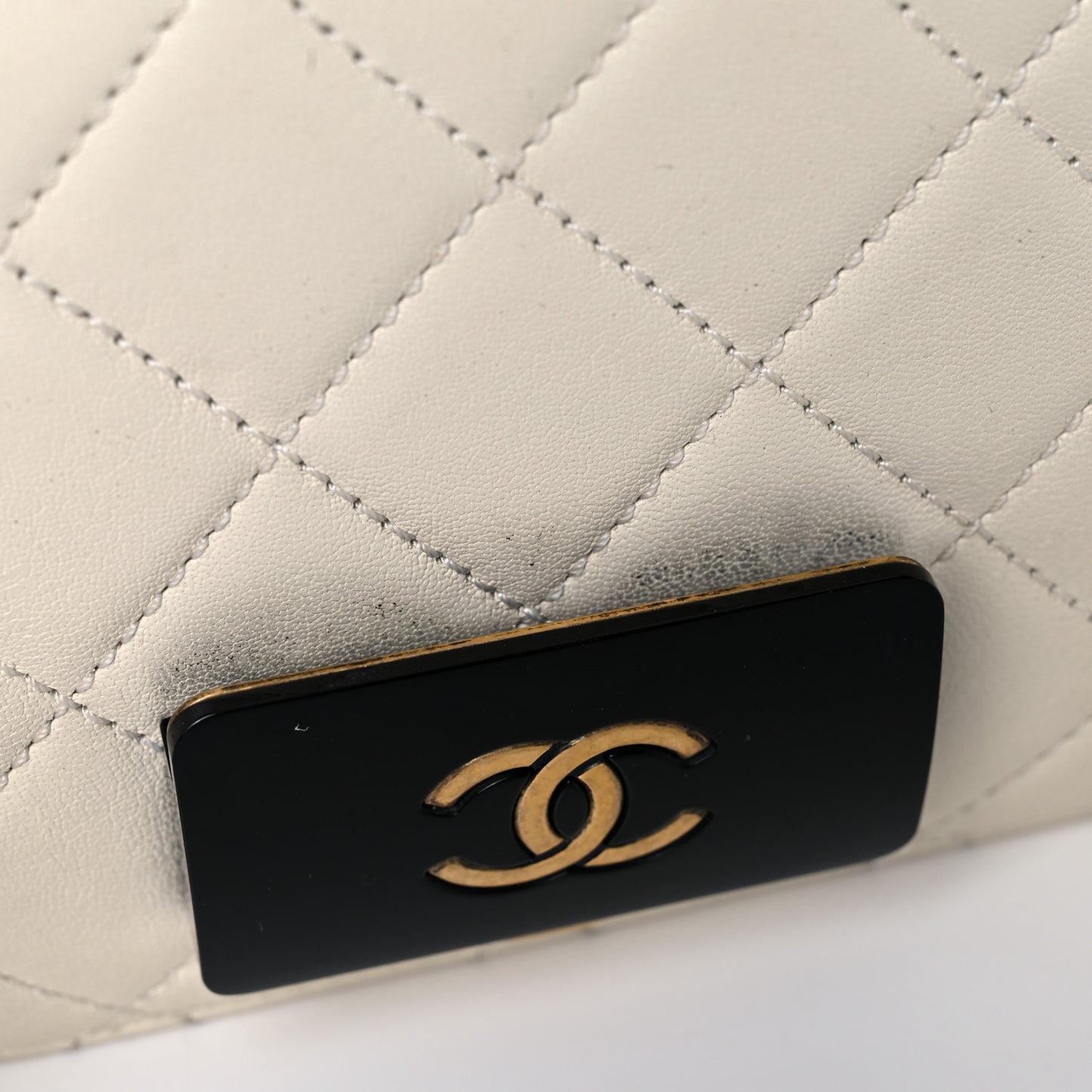 Sheepskin Quilted Mini Beauty Lock Flap White