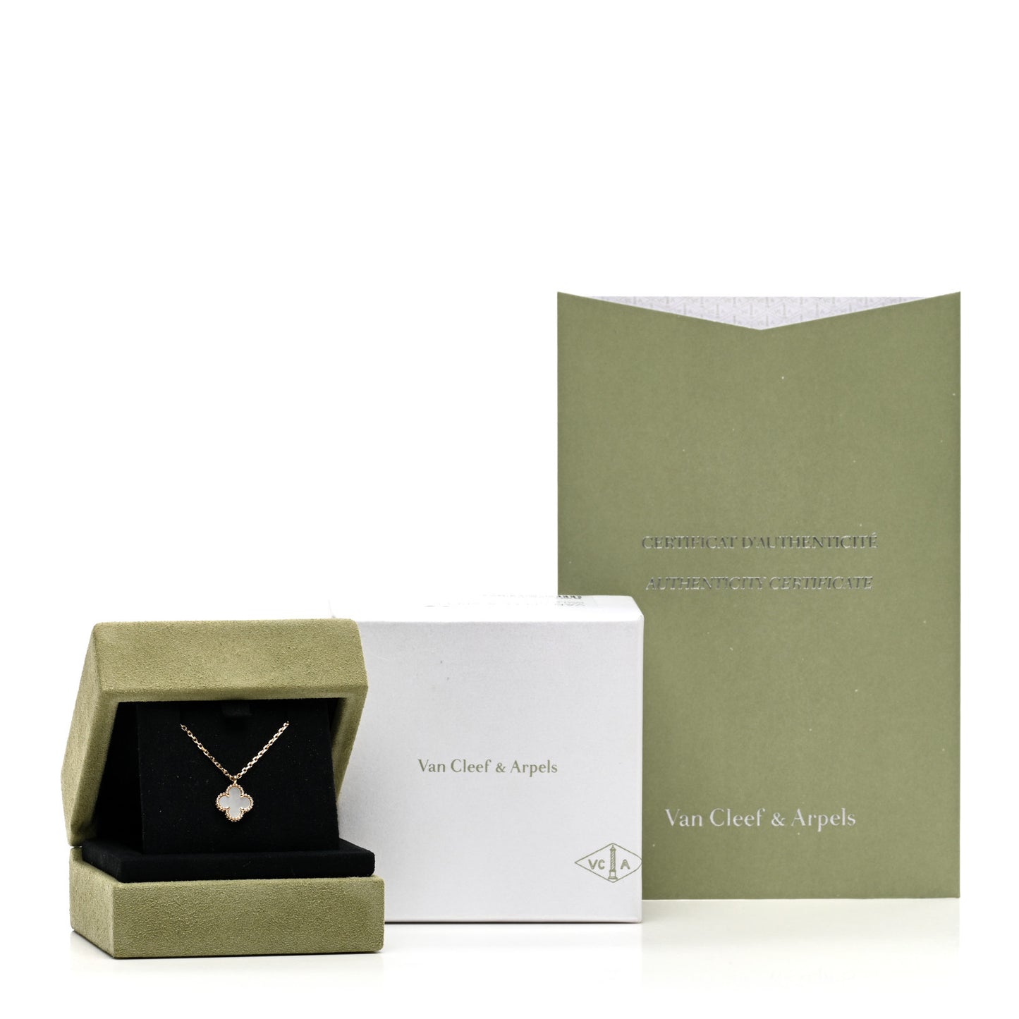 18K Yellow Gold Mother of Pearl Sweet Alhambra Pendant Necklace