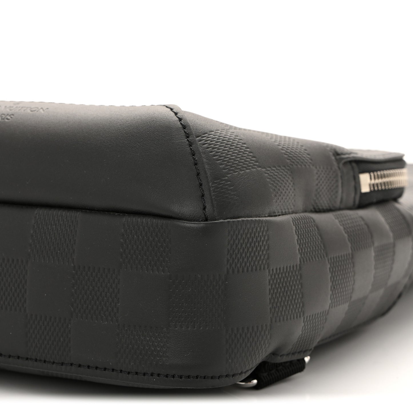 Damier Infini Avenue Sling Bag Onyx