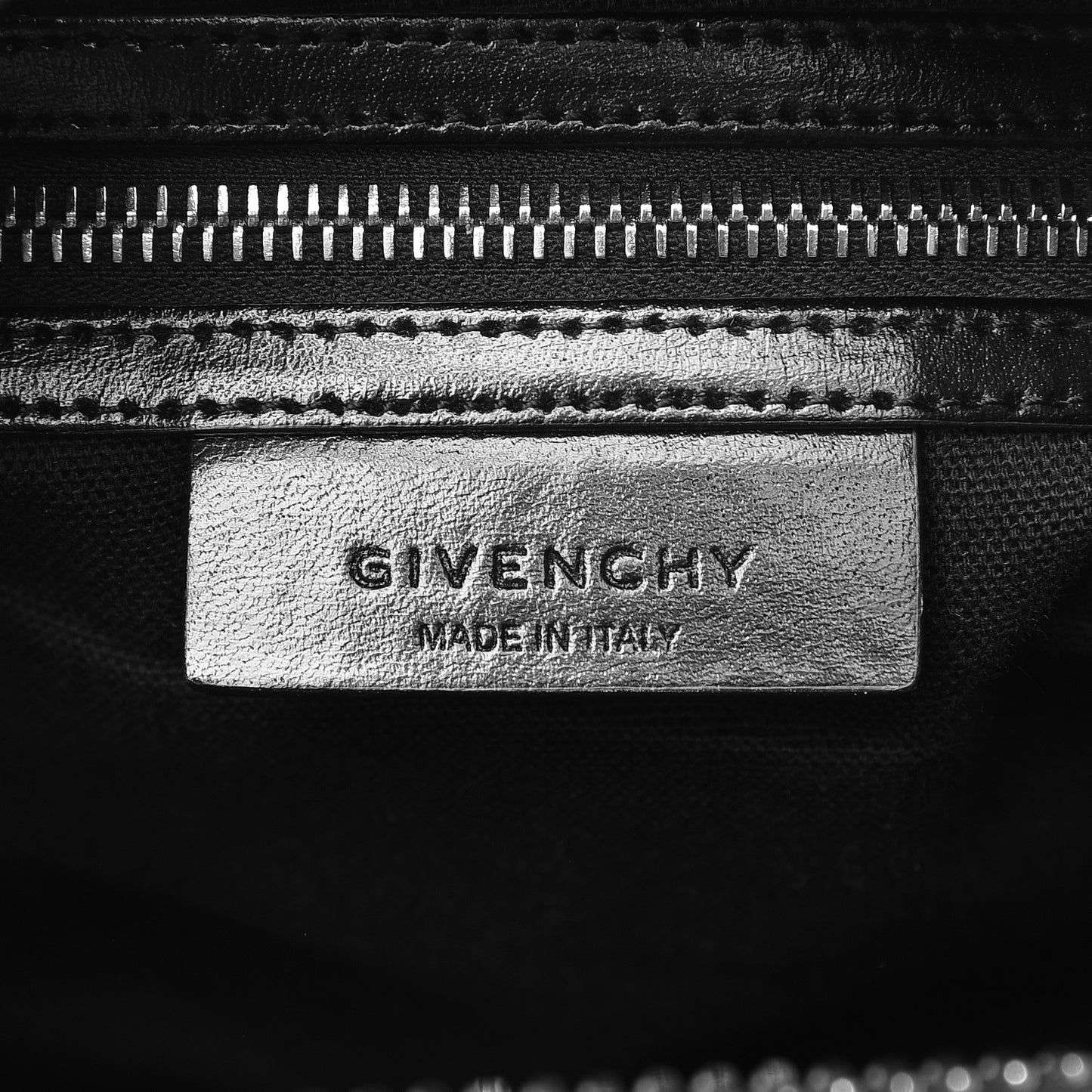 Shiny Lord Calfskin Small Antigona Black