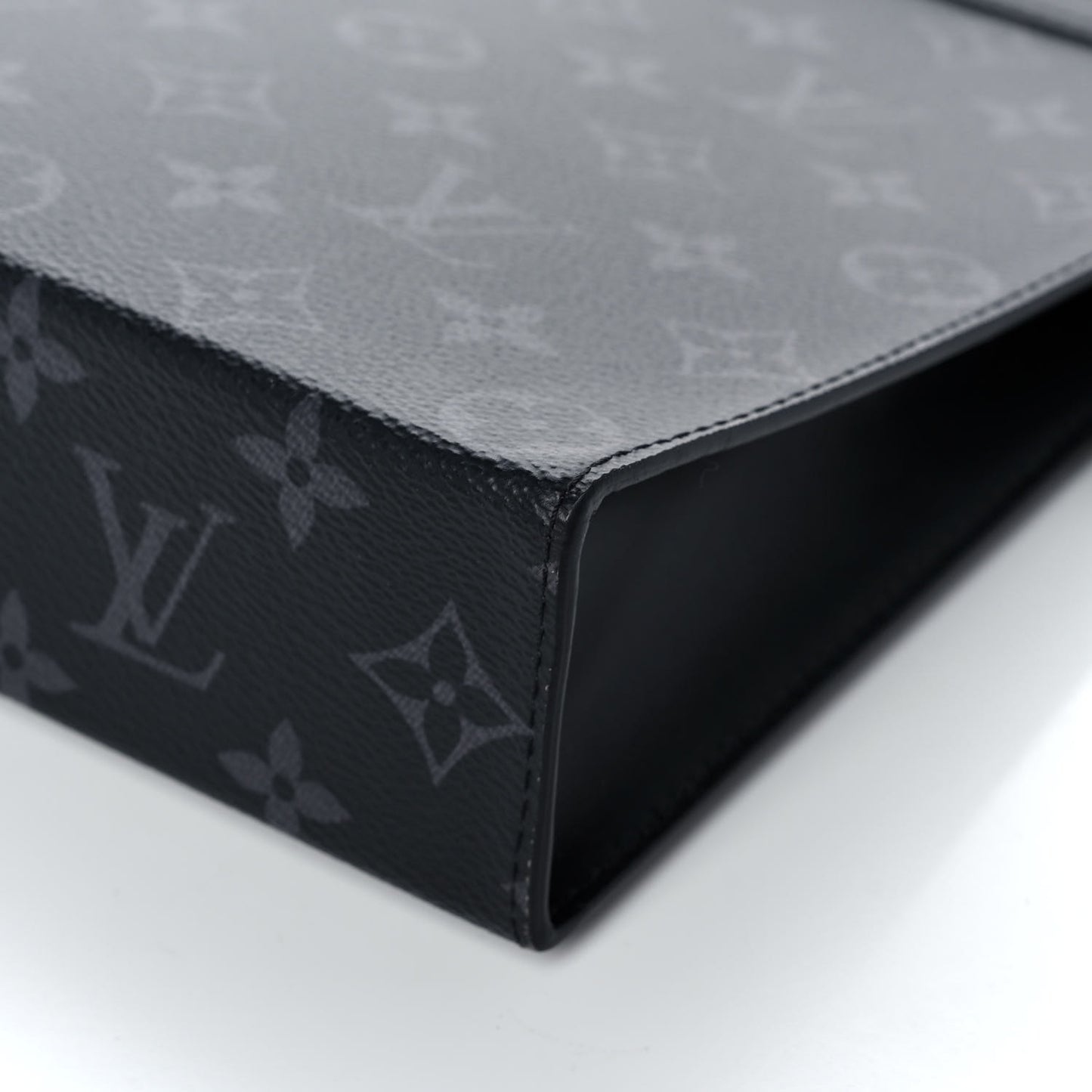 Monogram Eclipse Pochette Voyage MM