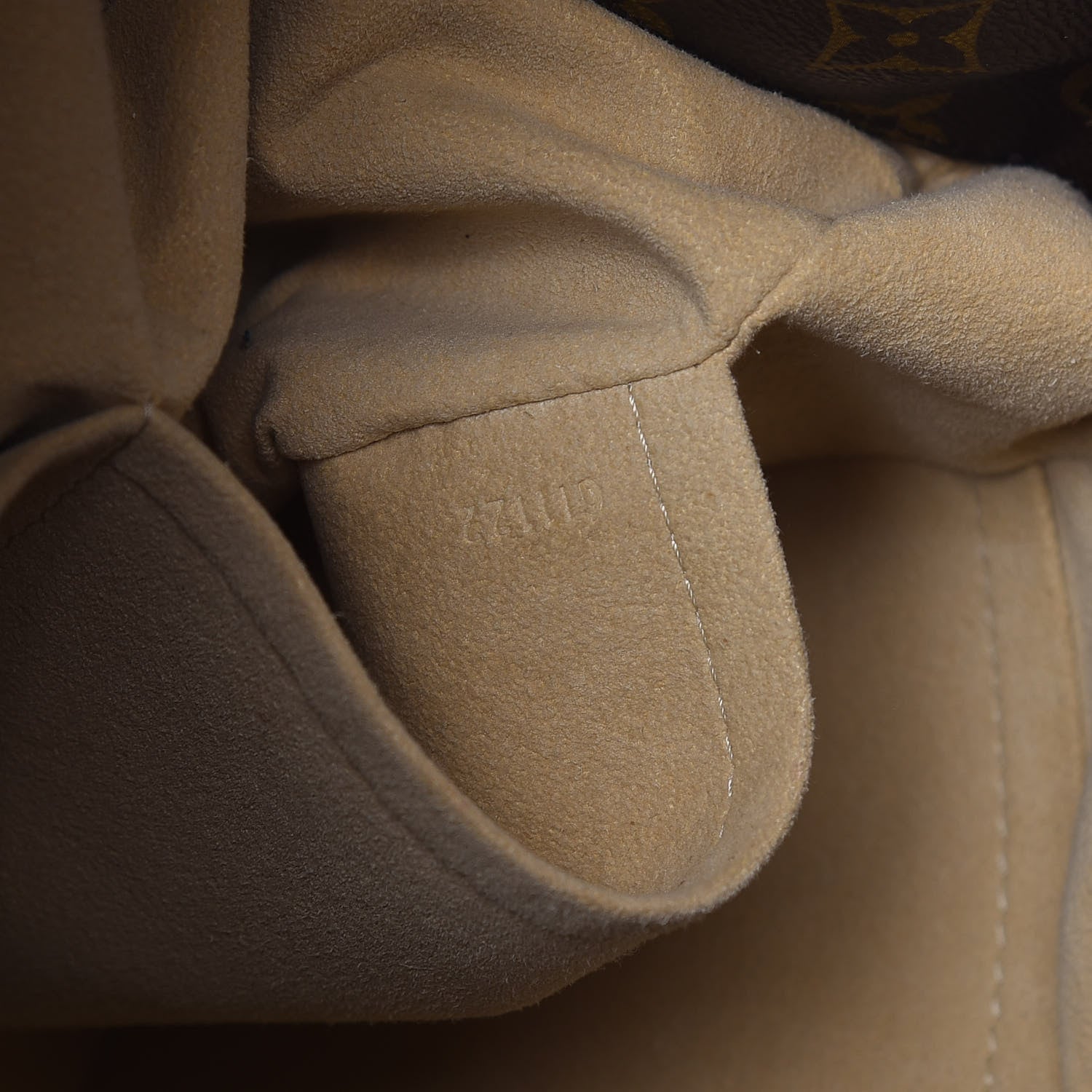 Louis Vuitton Monogram Artsy MM 7 of 12