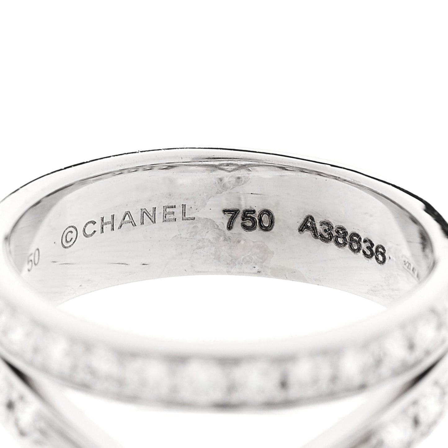 18K White Gold Diamond Ruban Suspended Solitaire Ring 49 5
