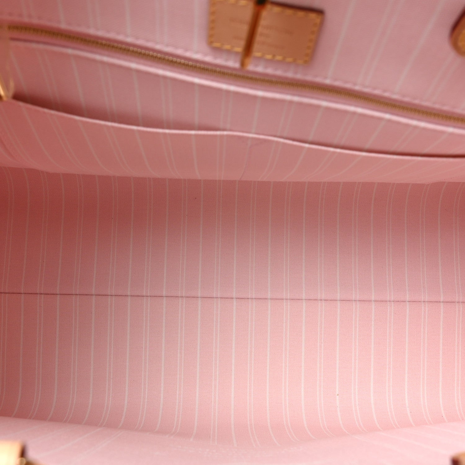 Louis Vuitton Monogram Giant By The Pool OnTheGo GM Light Pink 5 of 8