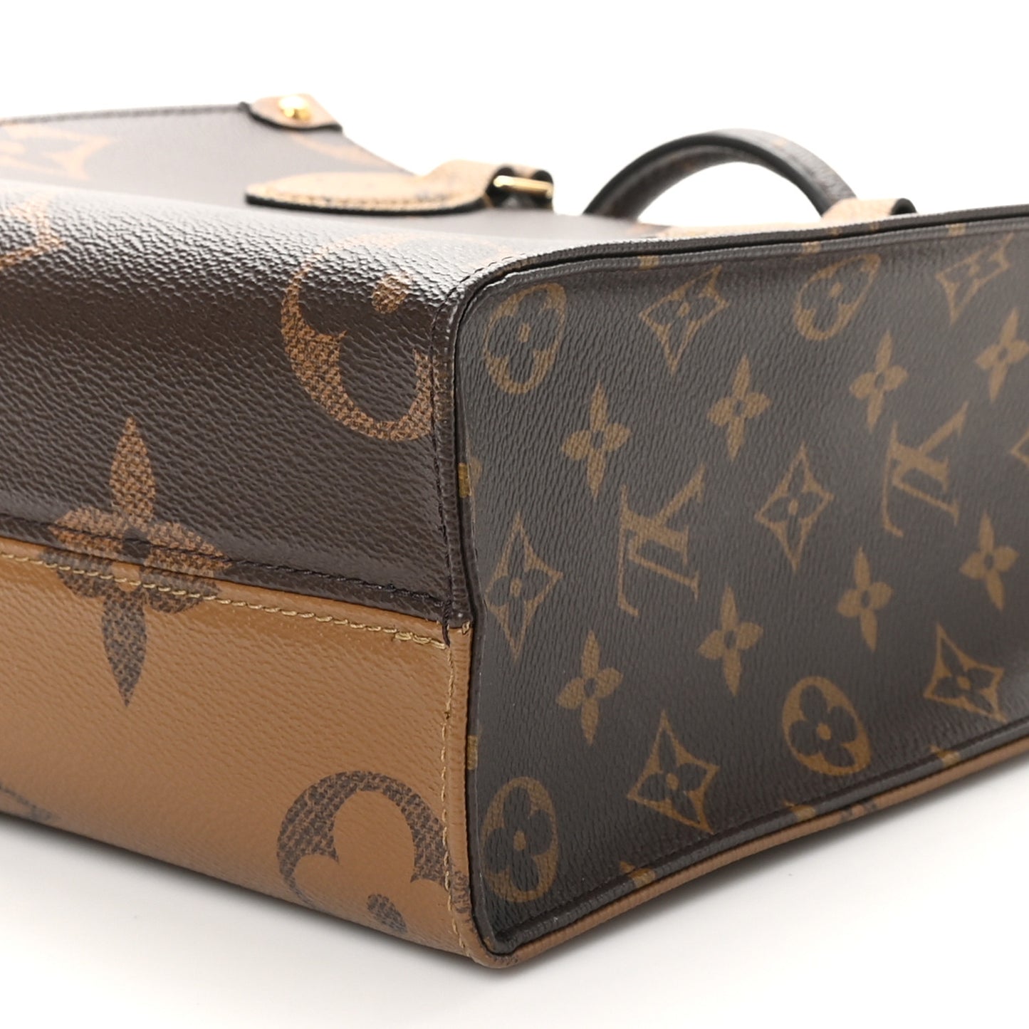 Reverse Monogram Giant Onthego PM
