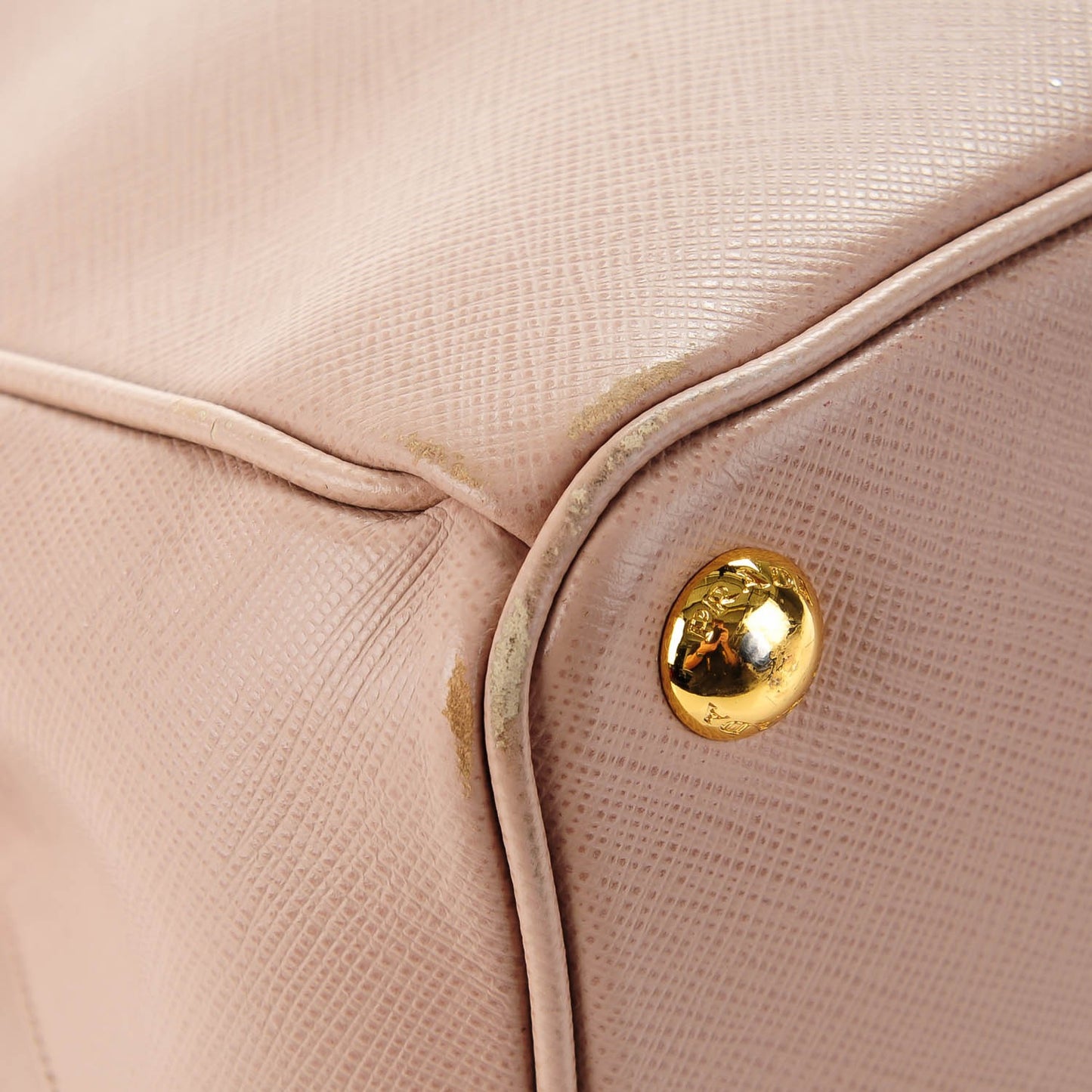 Saffiano Medium Galleria Double Zip Tote Cammeo