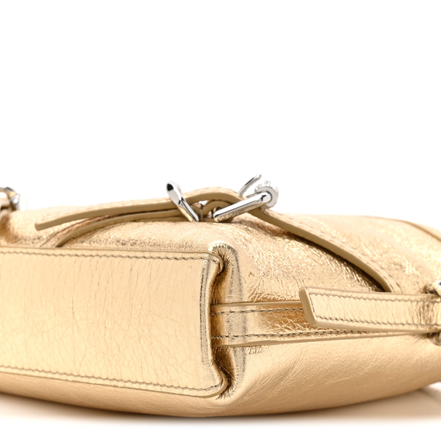 GIVENCHY　ジバンシー　プルート　ゴールドバック　キラキラ　金 Givenchy Metallic Tumbled Calfskin Nano Voyou Bag Golden Sand