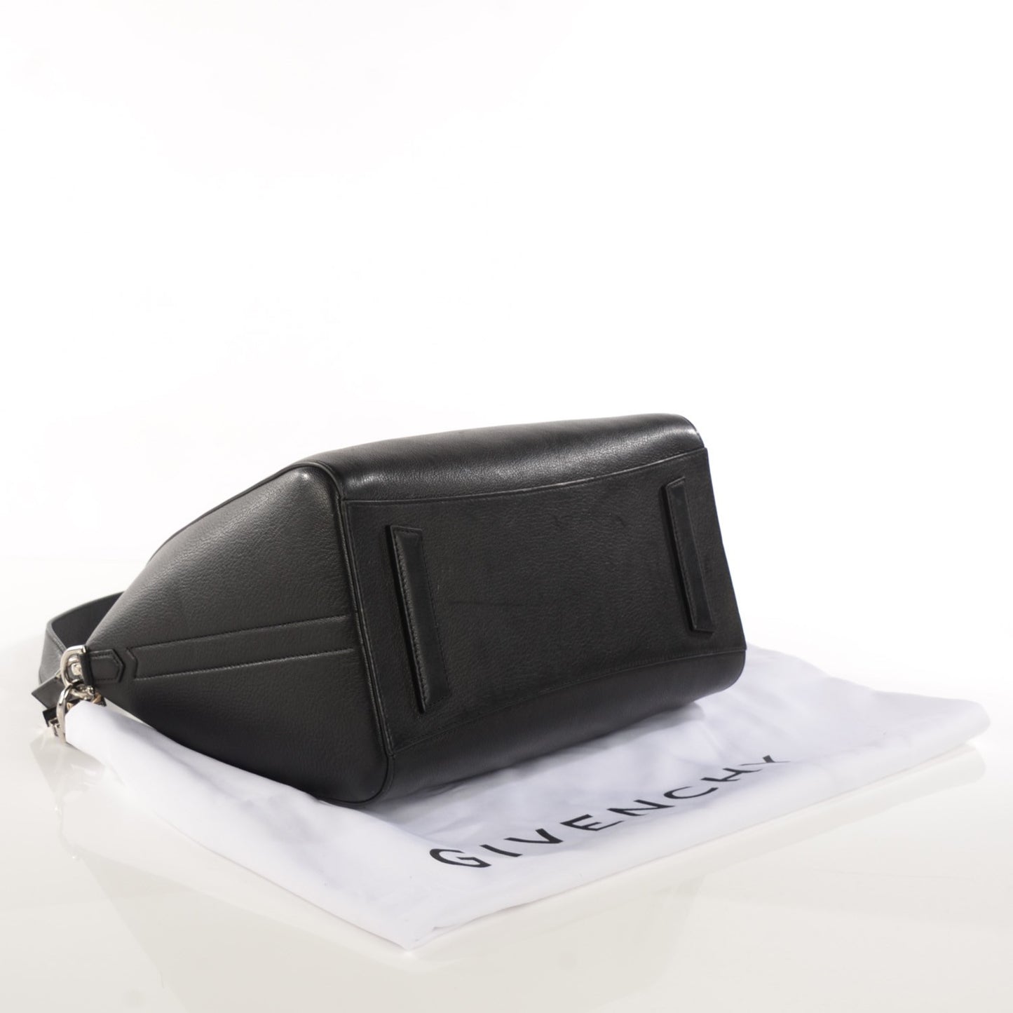Sugar Goatskin Medium Antigona Black
