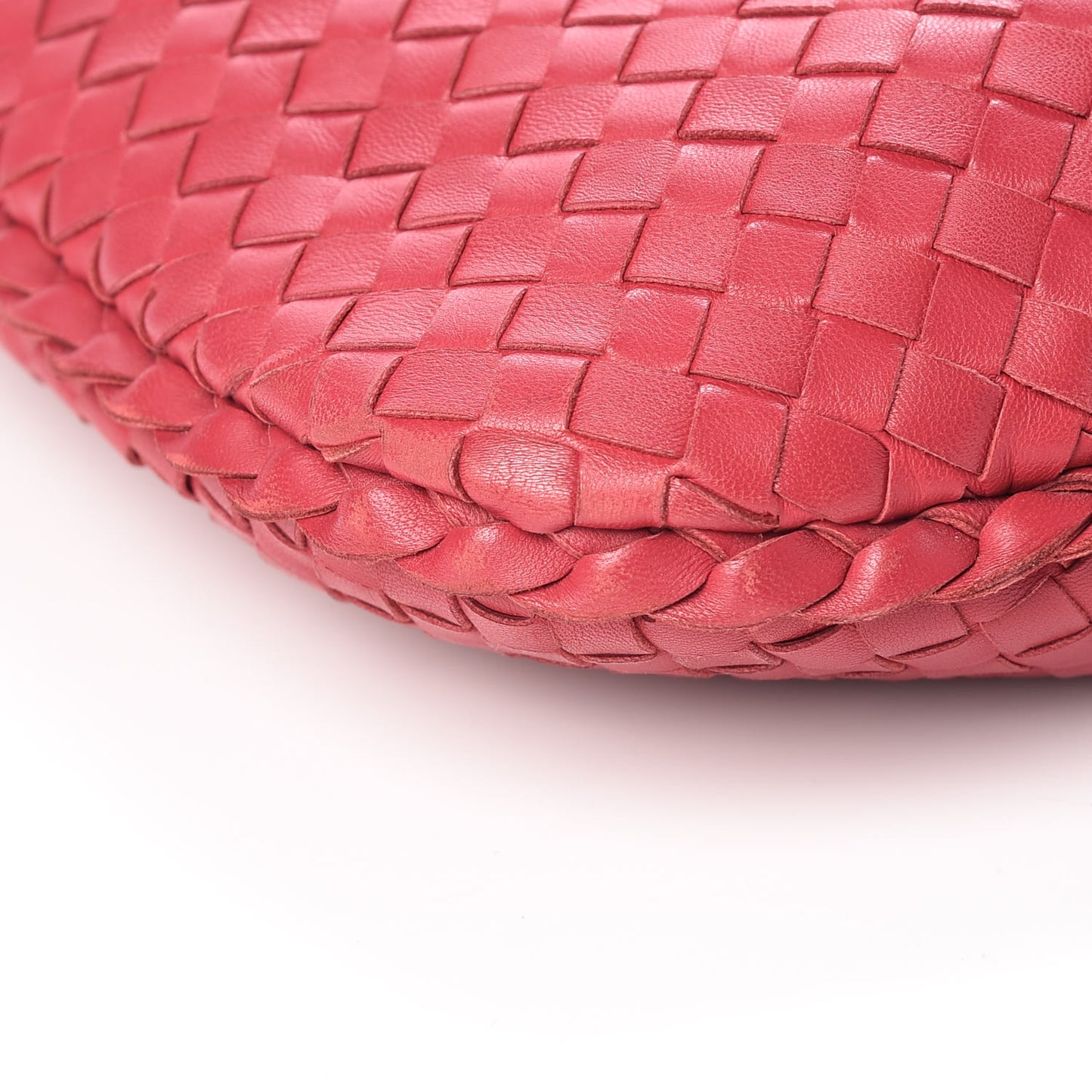 Nappa Intrecciato Medium Veneta Hobo Cassis