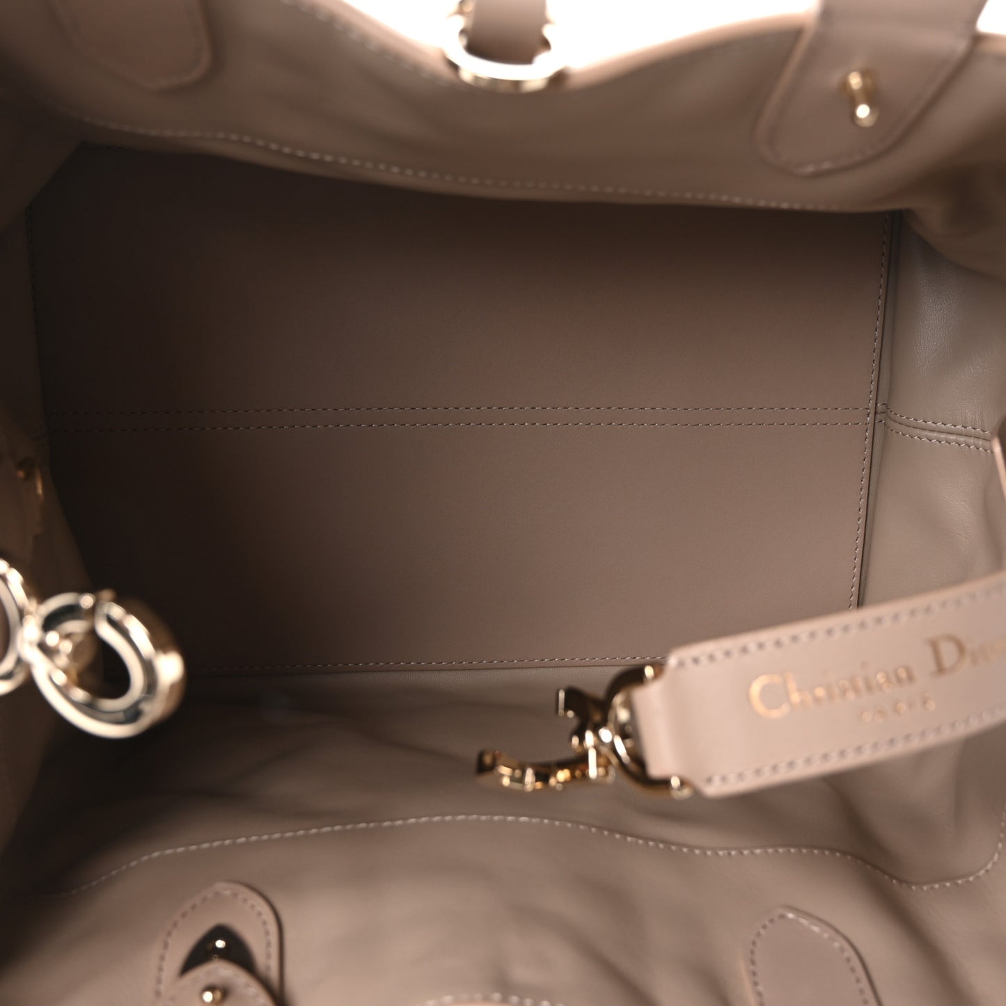 Calfskin Macrocannage Medium Toujours Powder Beige