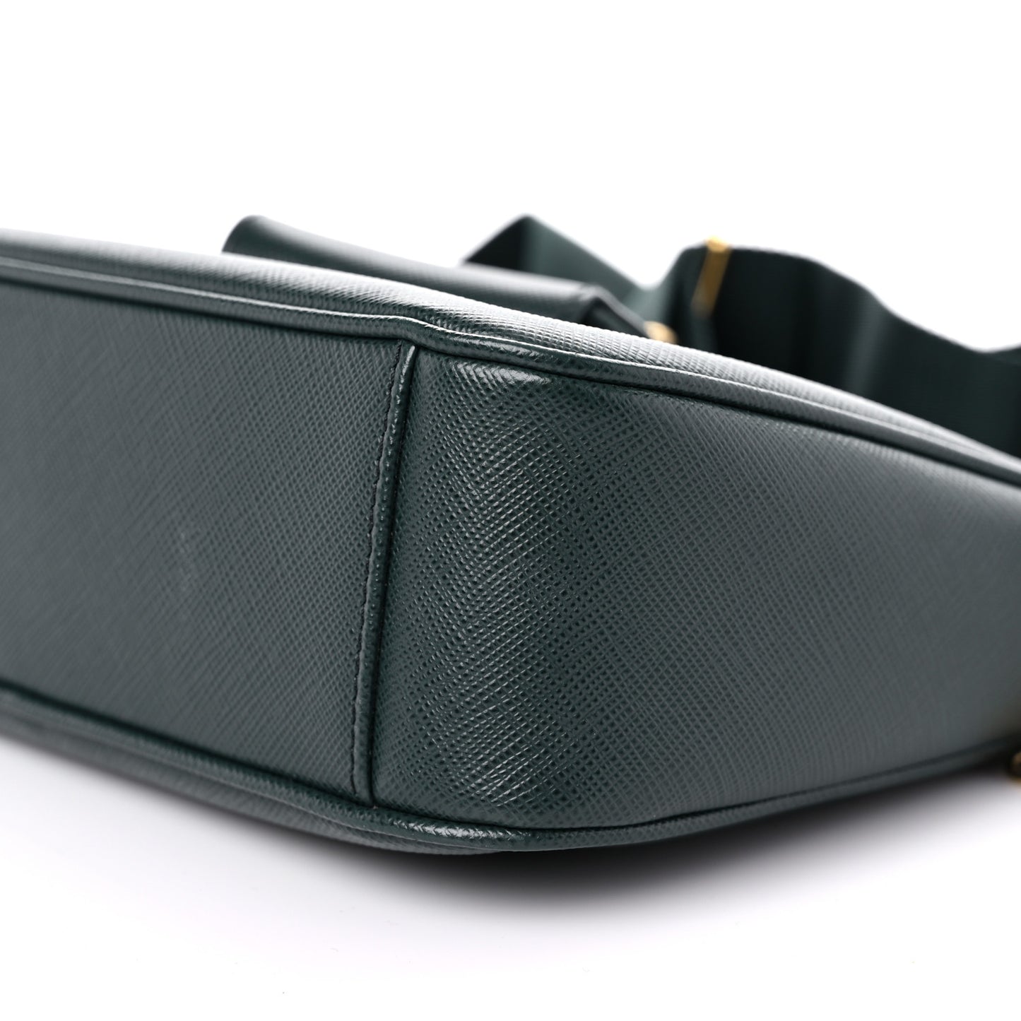 Saffiano Lux Re-Edition 2005 Shoulder Bag Smeraldo